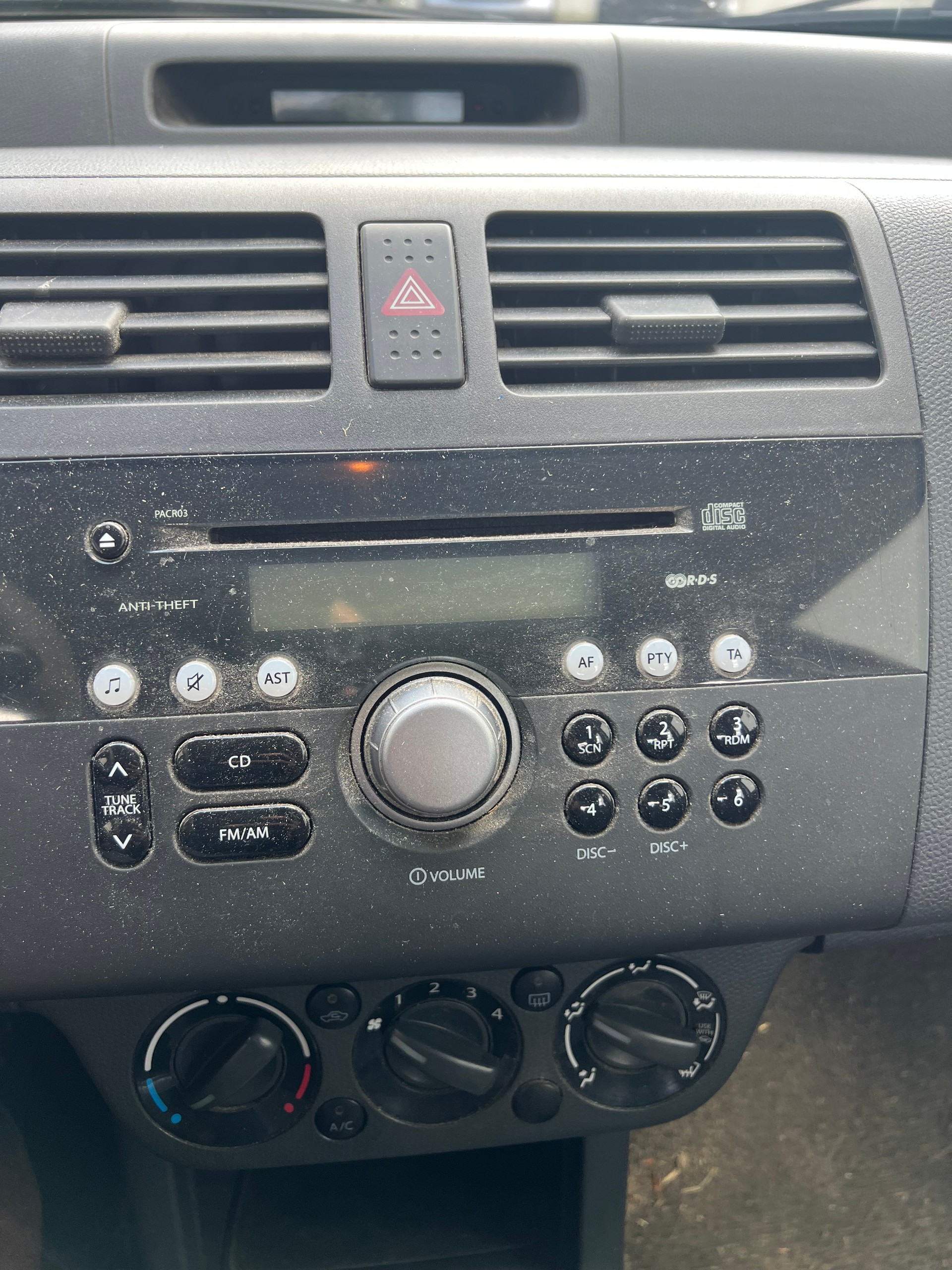 SUZUKI Swift 1.3i 16V GL Top 4x4-image-5