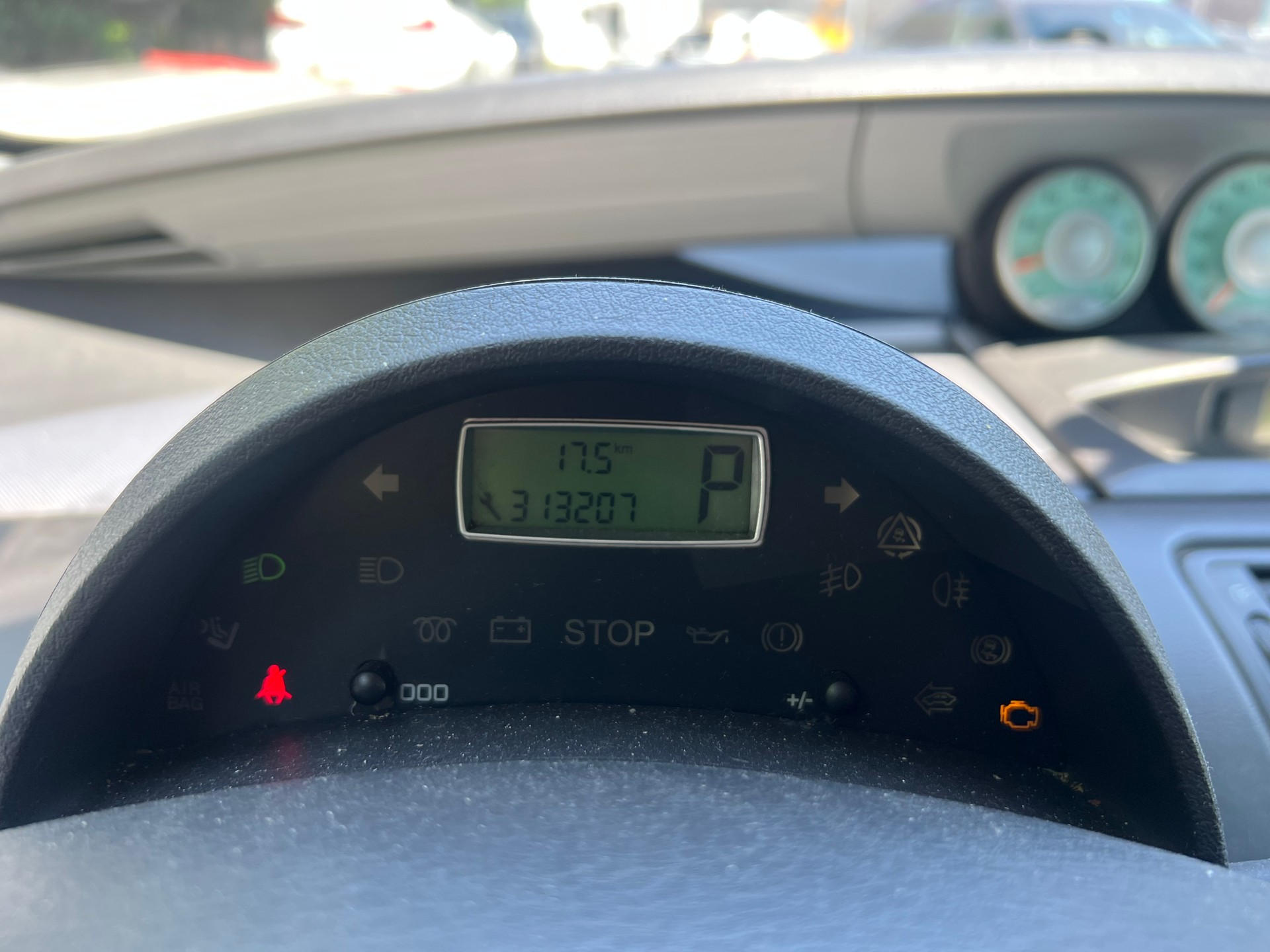PEUGEOT 807 2.0 16V ST-image-12