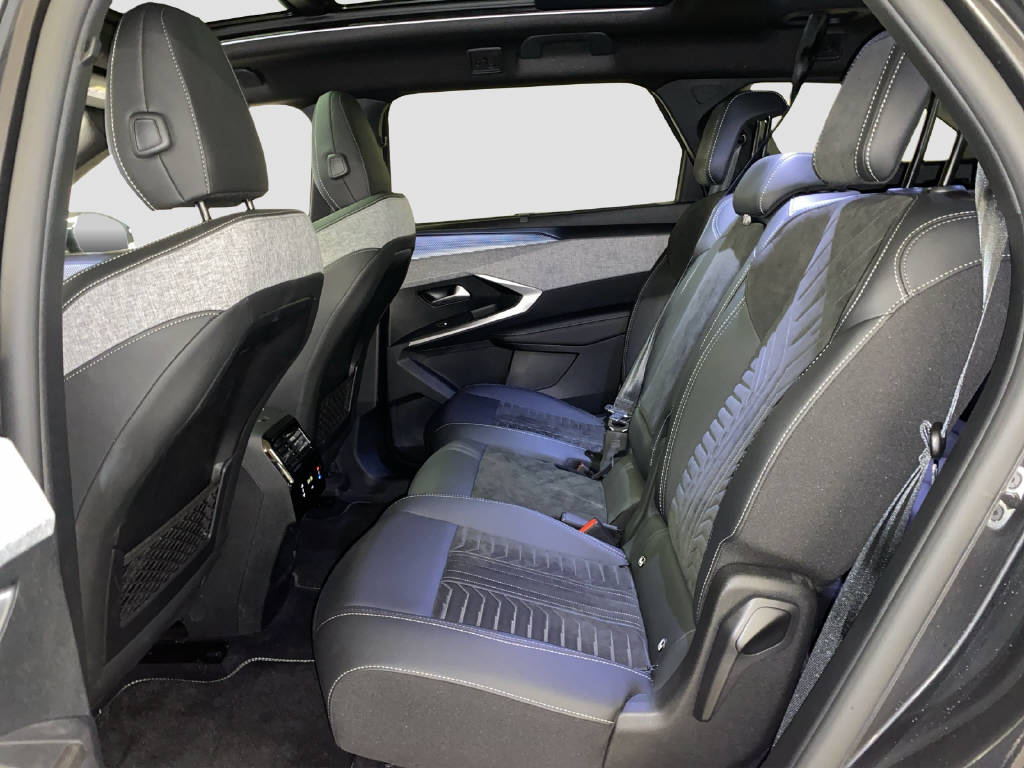 PEUGEOT 5008 1.6 PHEV GT-image-12