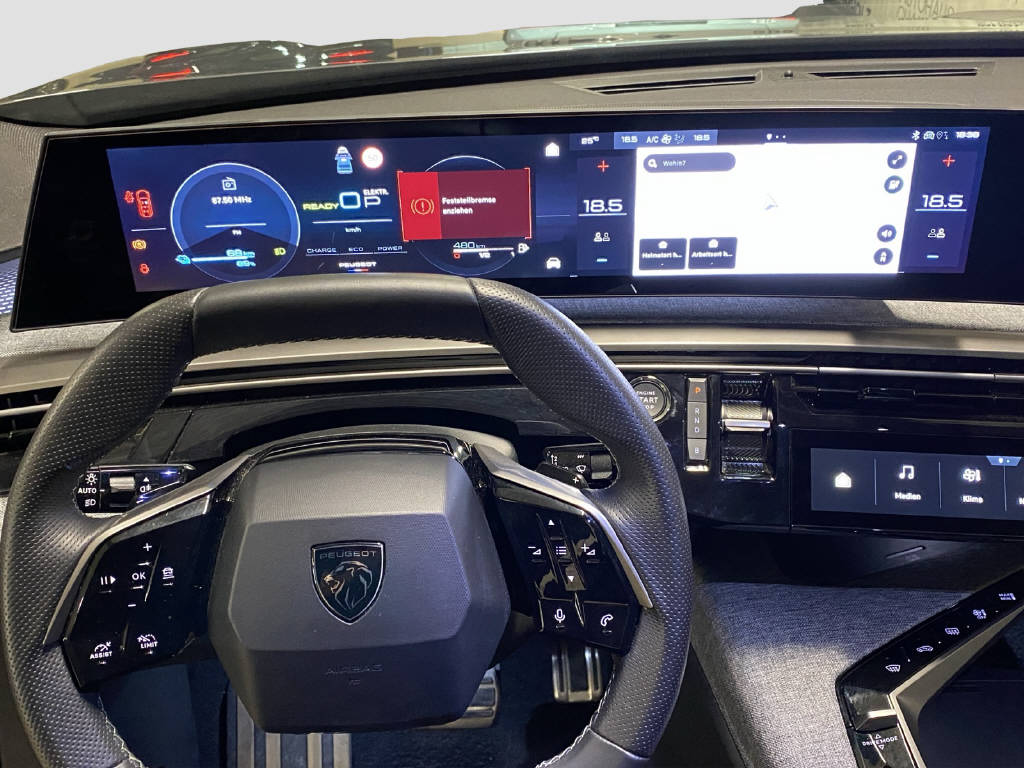PEUGEOT 5008 1.6 PHEV GT-image-8