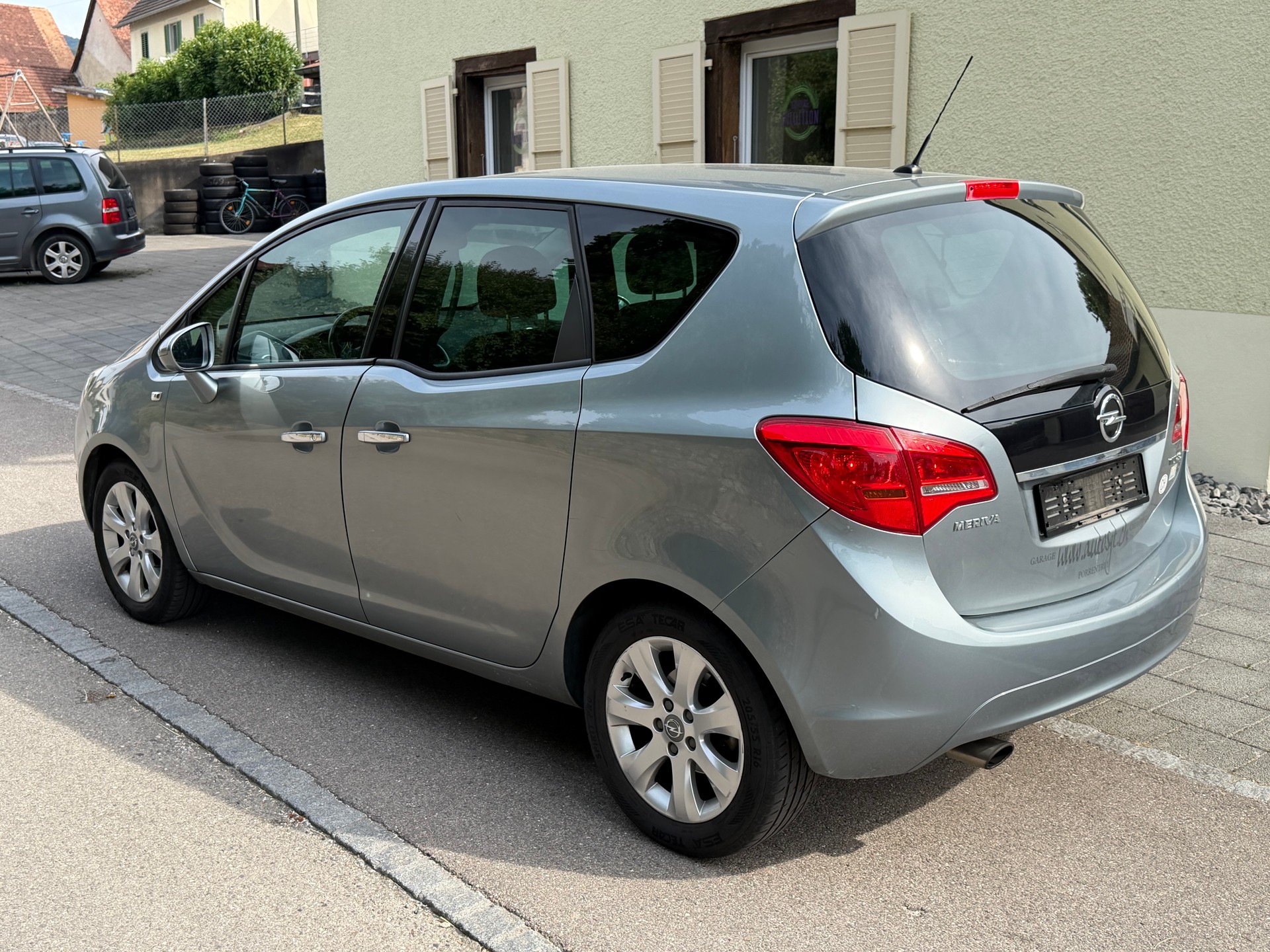 OPEL Meriva 1.4 Turbo Cosmo-image-2