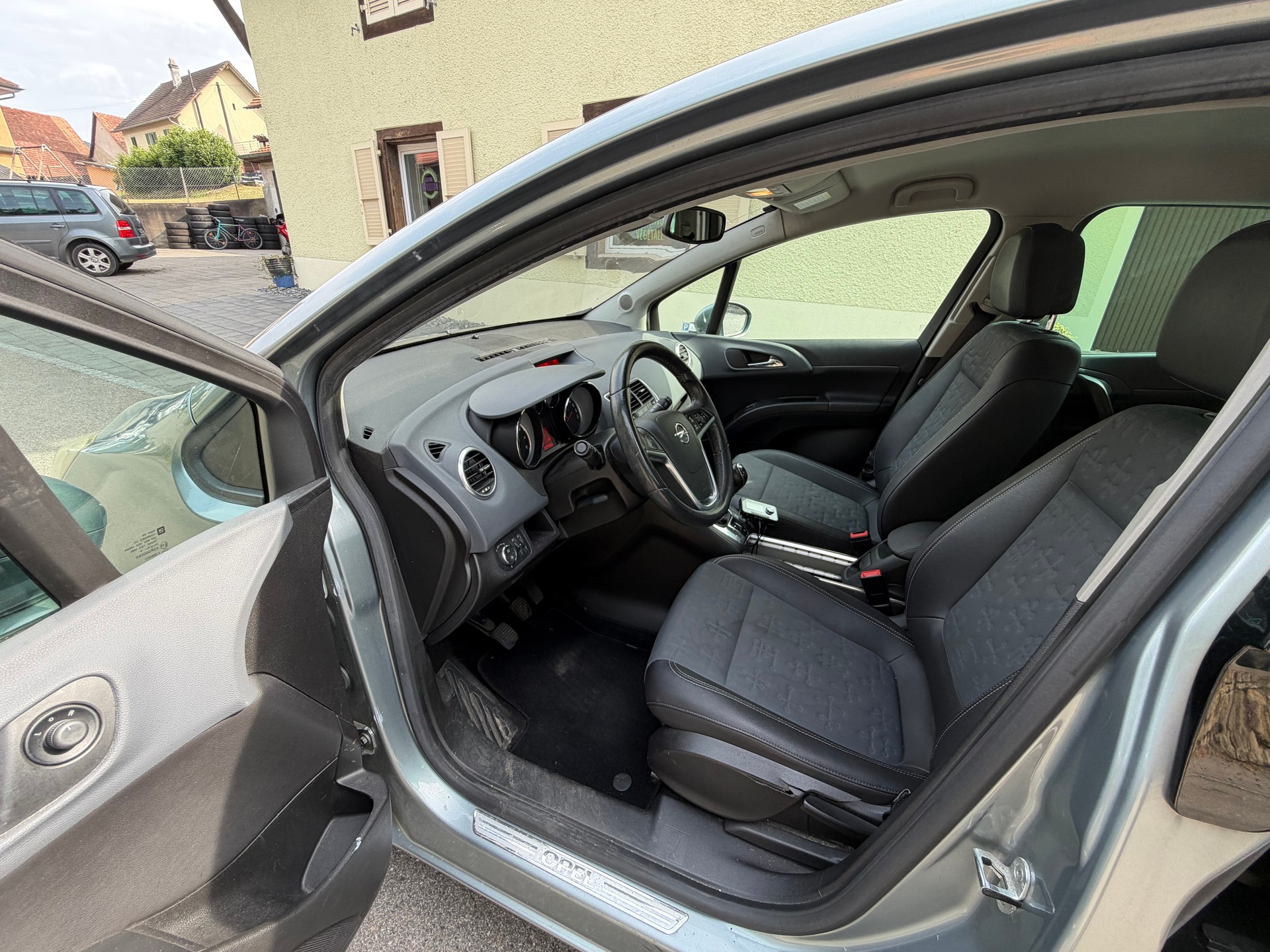 OPEL Meriva 1.4 Turbo Cosmo-image-12