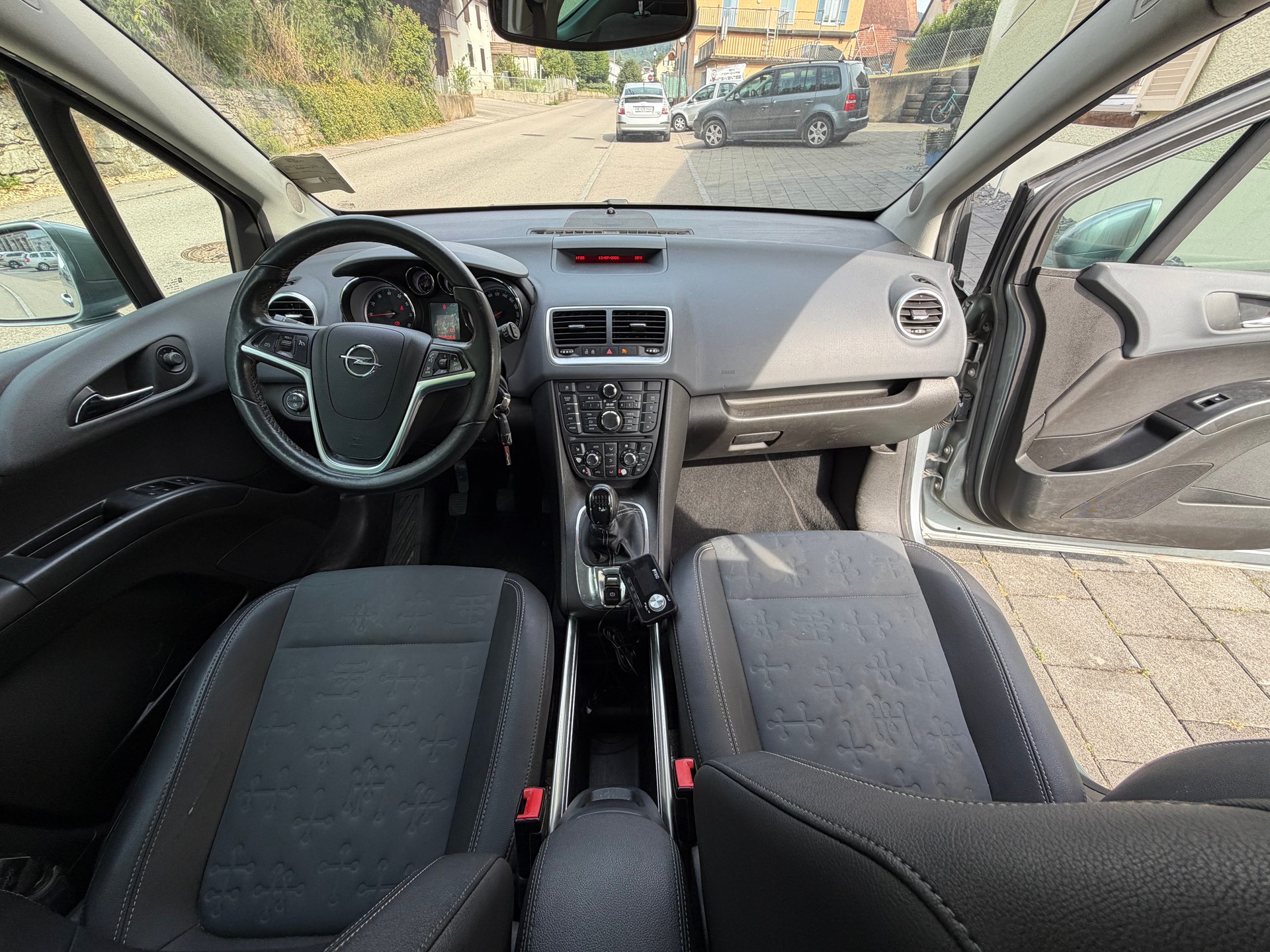 OPEL Meriva 1.4 Turbo Cosmo-image-7