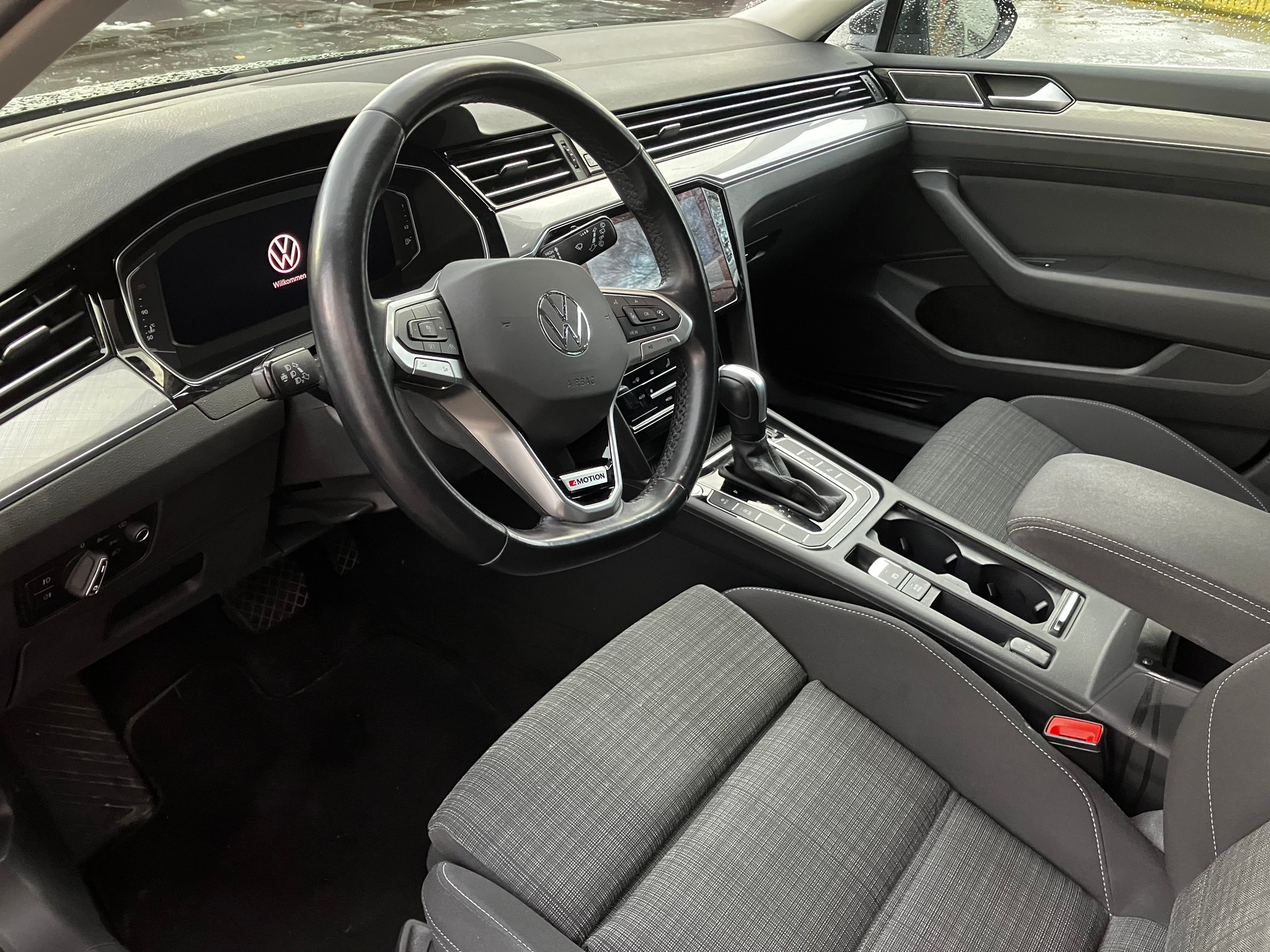 VW Passat 2.0 TDI BMT Business DSG-image-7
