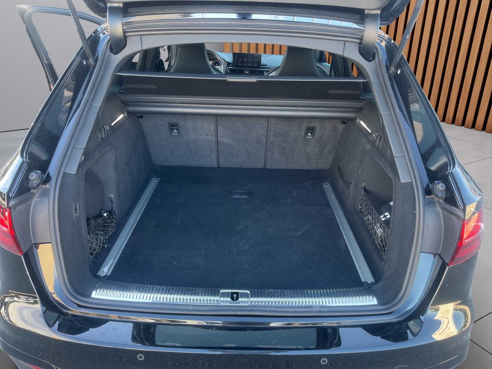 AUDI S4 Avant 3.0 V6 TDI quattro T-Tronic-image-10