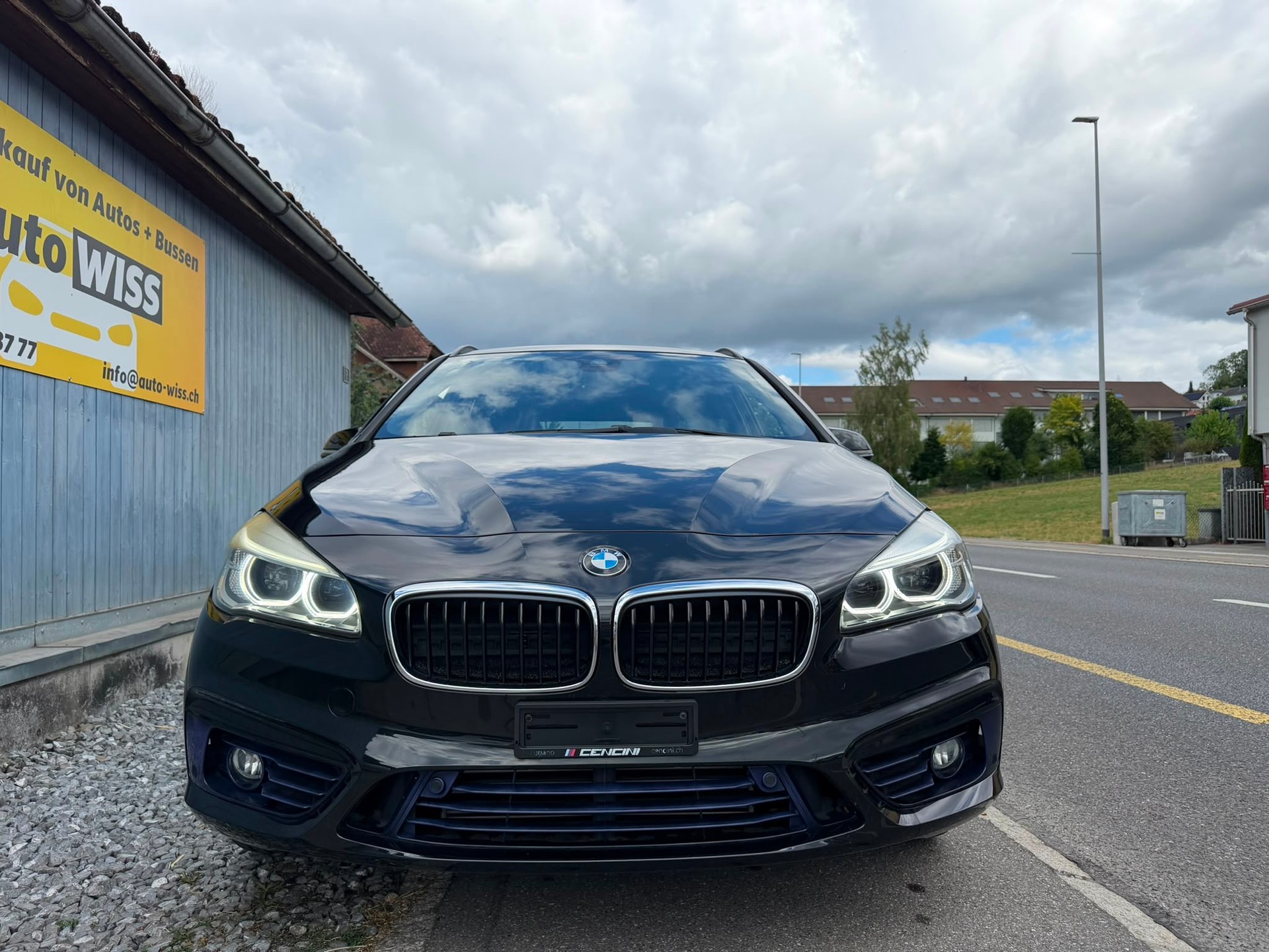 BMW 225i Active Tourer Sport Line Steptronic-image-3