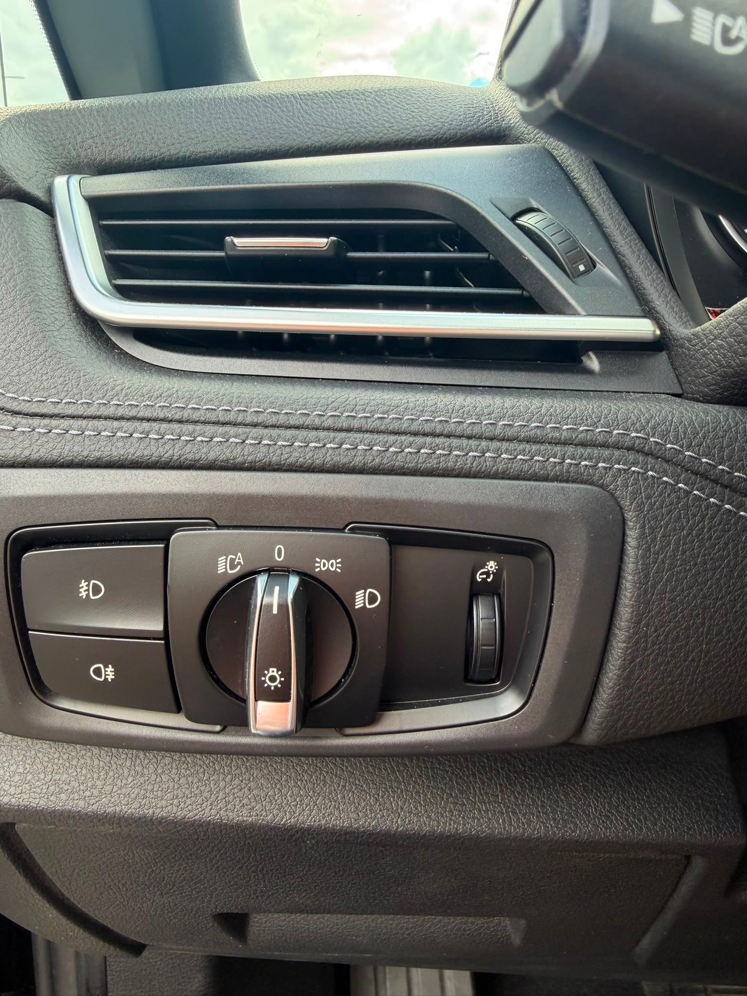 BMW 225i Active Tourer Sport Line Steptronic-image-11