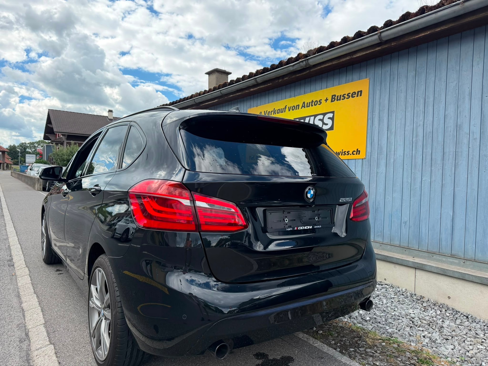 BMW 225i Active Tourer Sport Line Steptronic-image-6