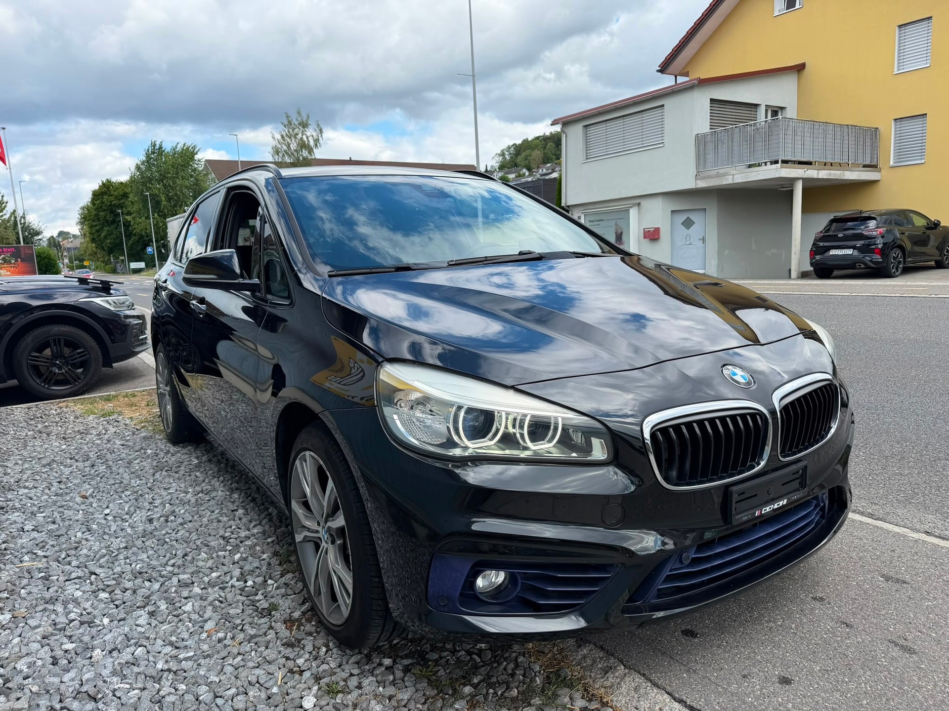BMW 225i Active Tourer Sport Line Steptronic-image-2