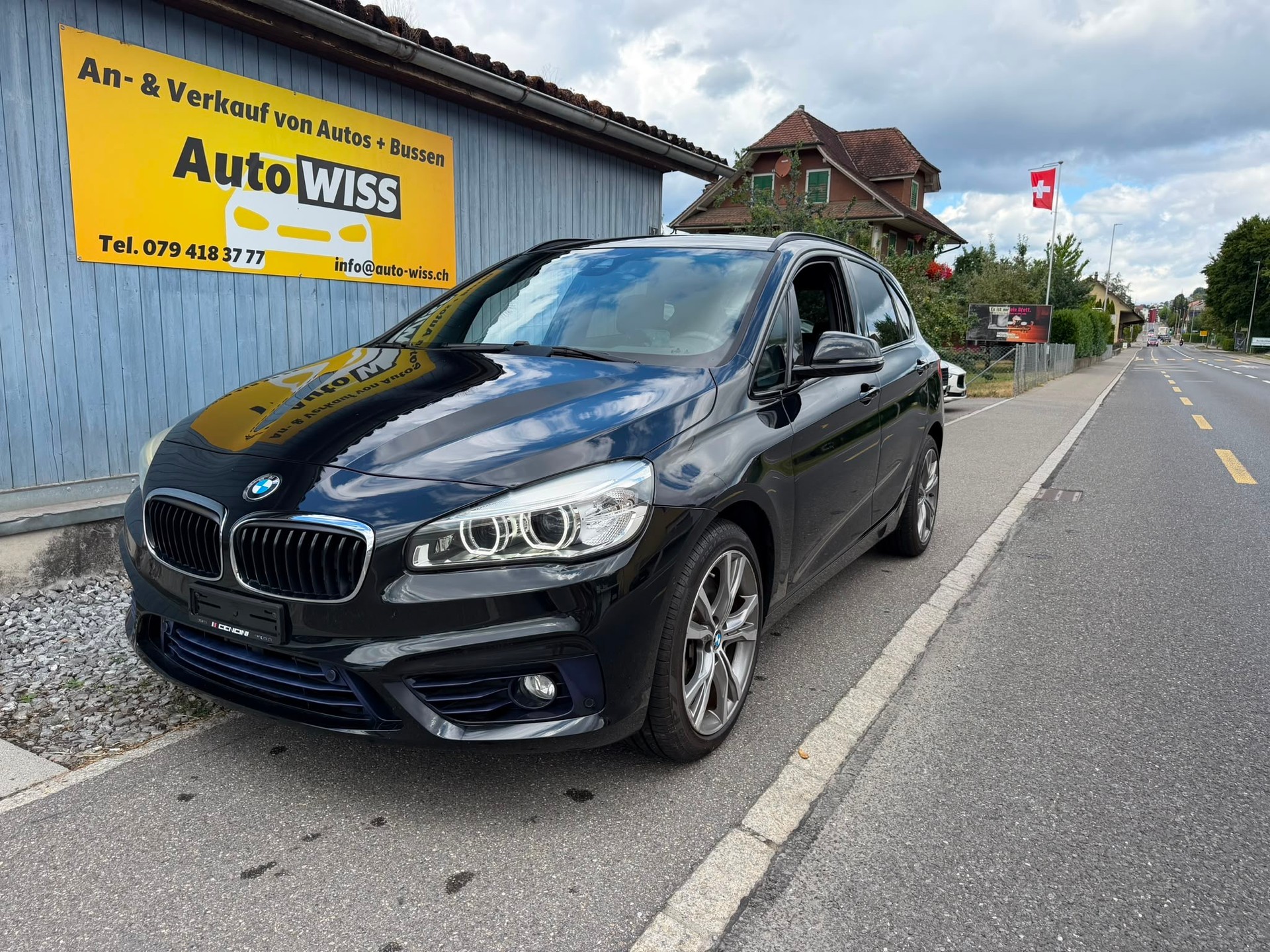 BMW 225i Active Tourer Sport Line Steptronic-image-0