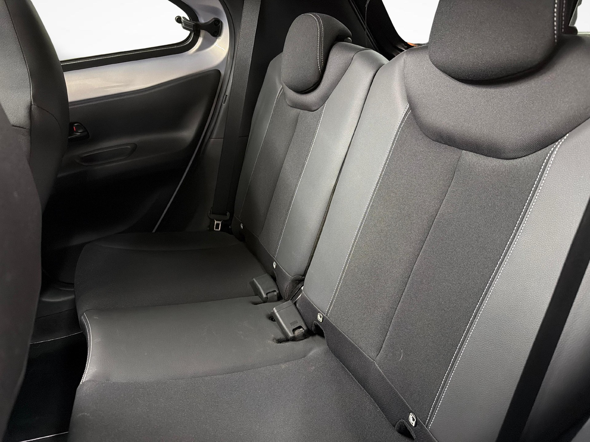 TOYOTA Aygo X 1.0 VVT-i JBL Edition-image-10