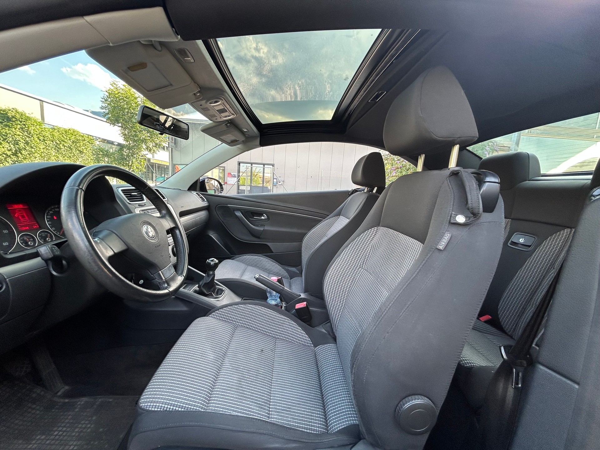VW Eos 2.0 TDI-image-13