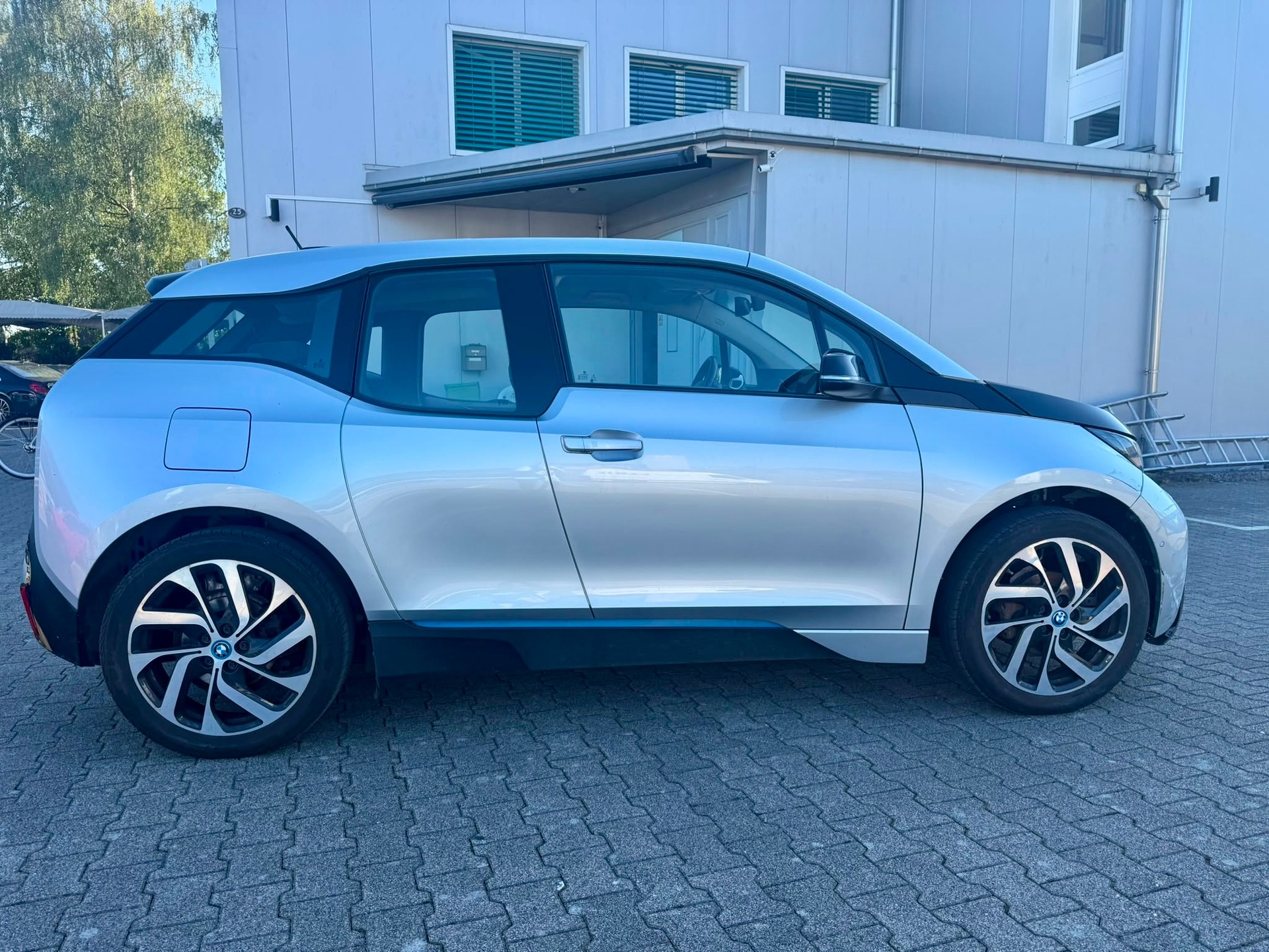 BMW i3 (94Ah)-image-6