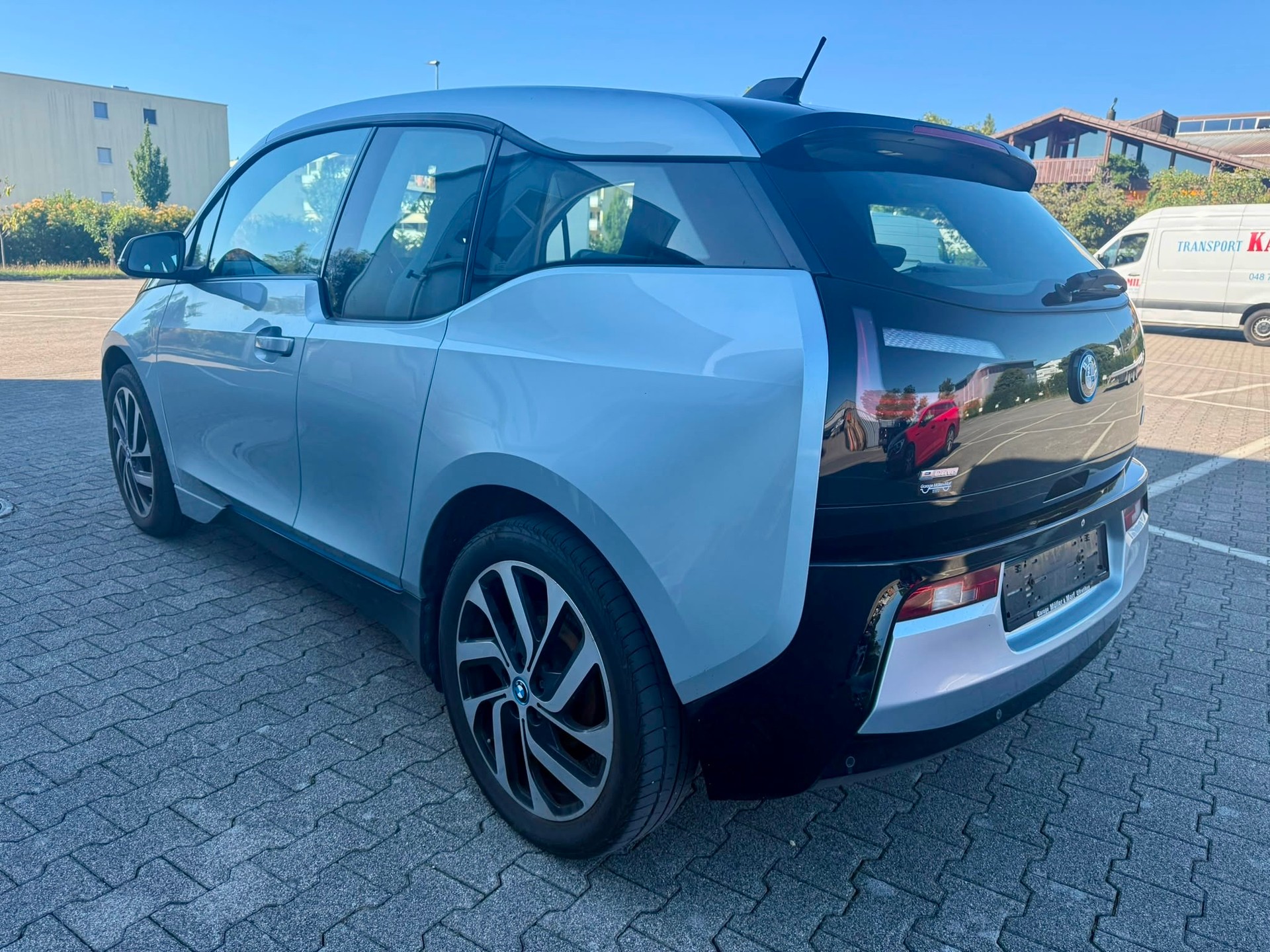 BMW i3 (94Ah)-image-3