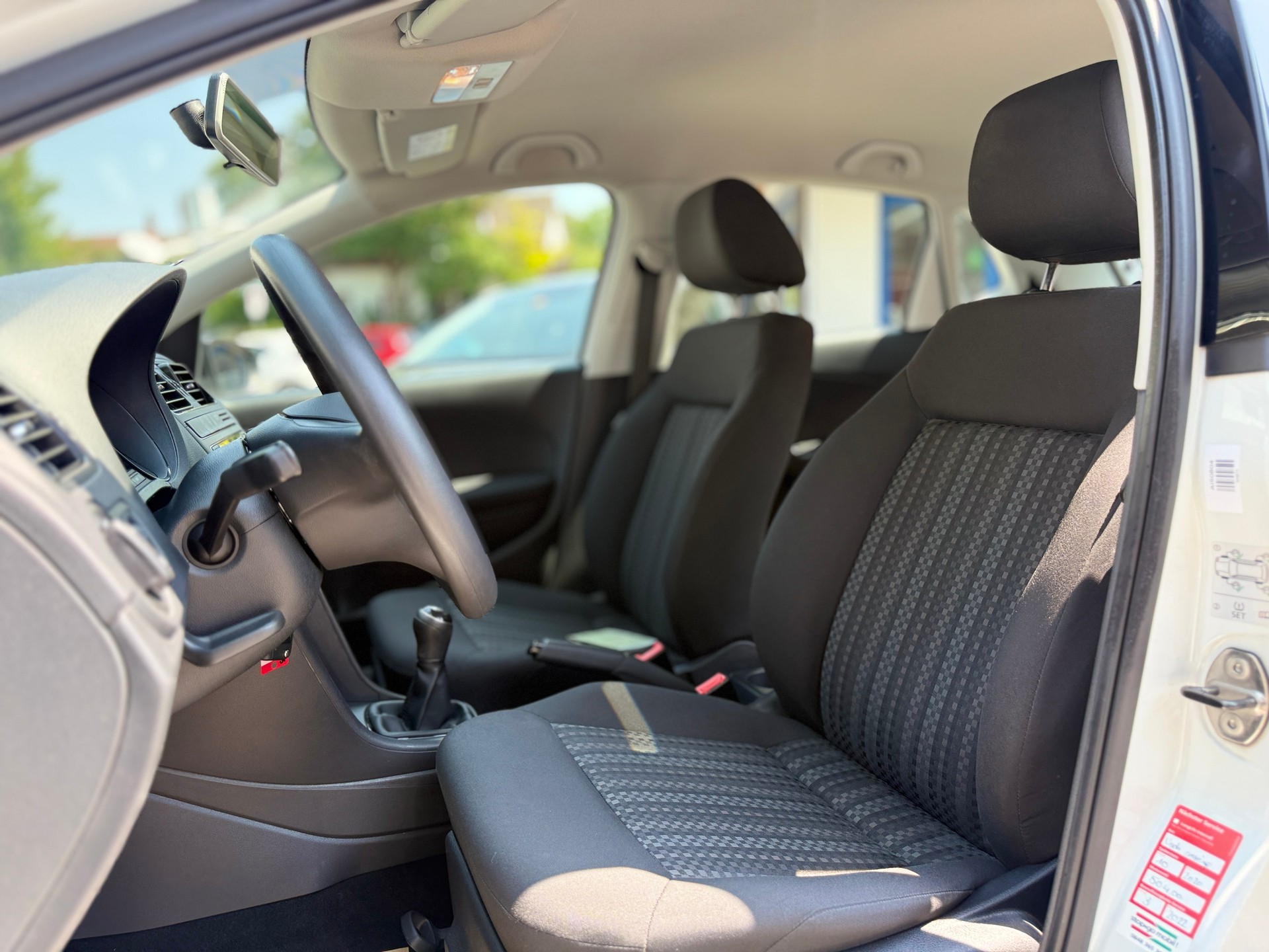 VW Polo 1.0 BMT Lounge-image-9