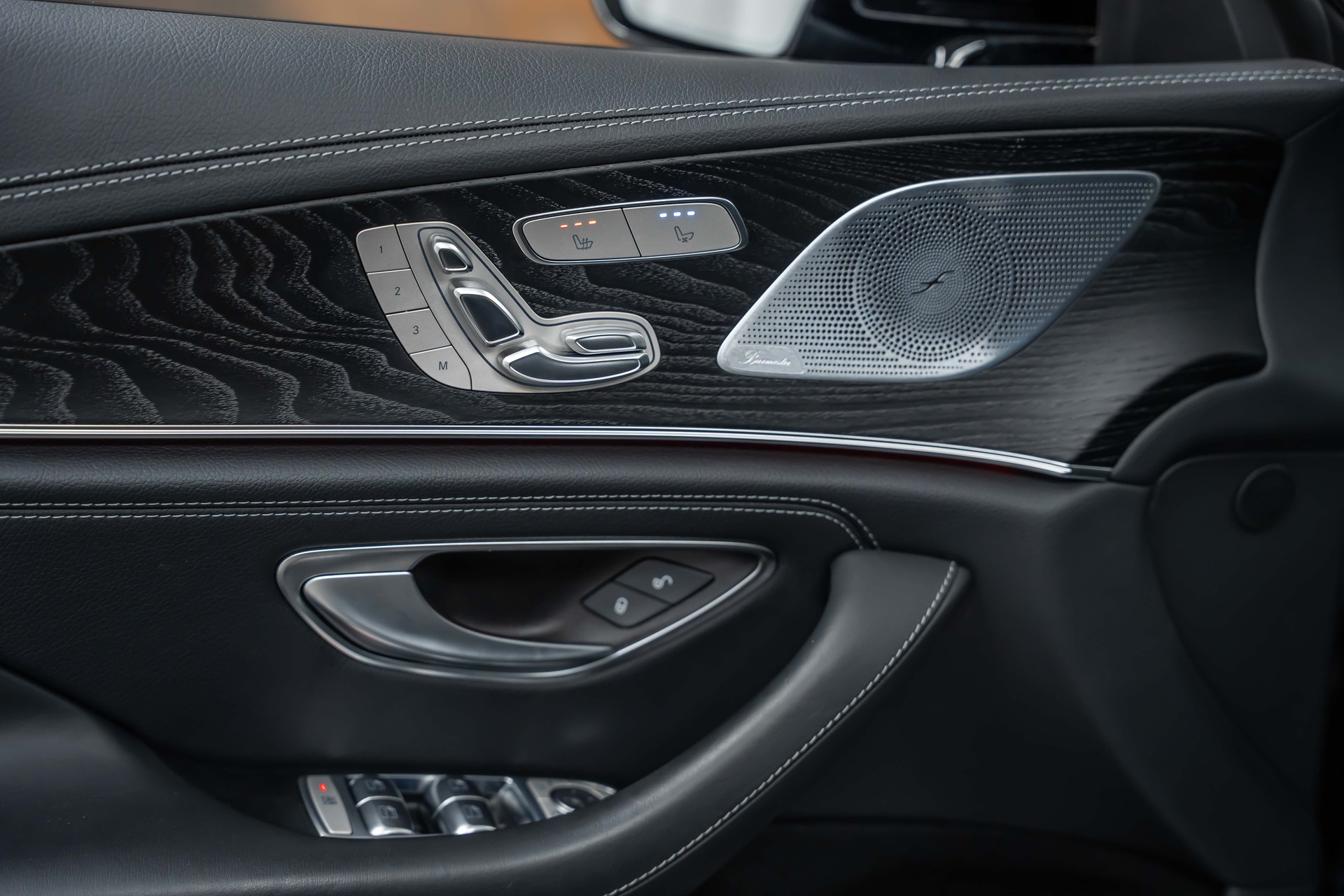 MERCEDES-BENZ CLS 450 4Matic AMG Line 9G-Tronic *Facelift*Panorama*Head-Up*Sitzkühlung*360°*-image-18