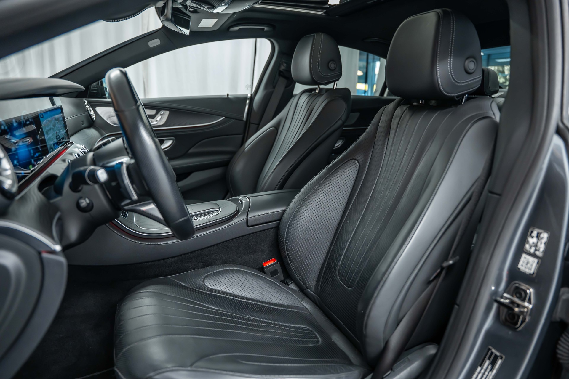 MERCEDES-BENZ CLS 450 4Matic AMG Line 9G-Tronic *Facelift*Panorama*Head-Up*Sitzkühlung*360°*-image-16
