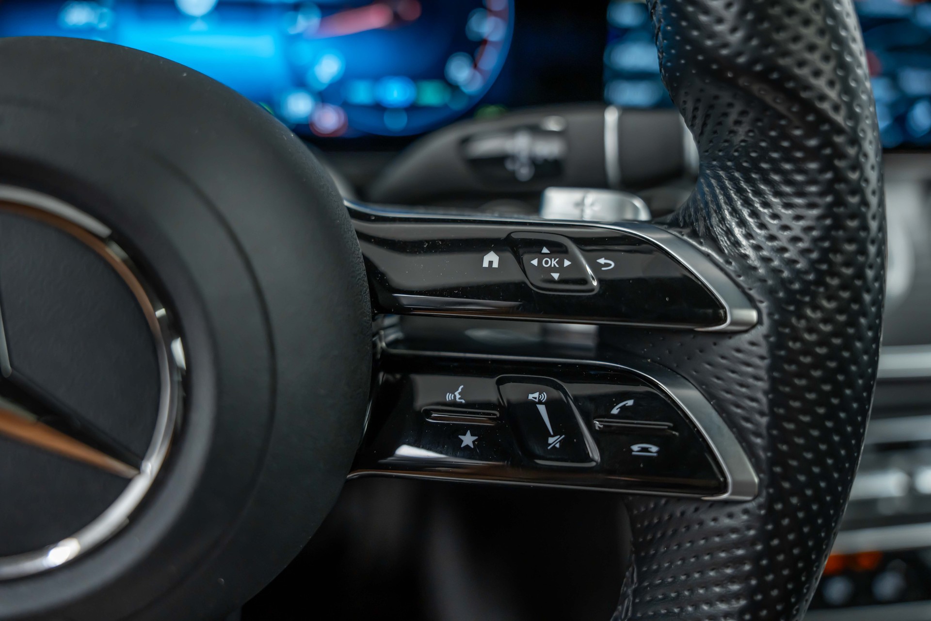 MERCEDES-BENZ CLS 450 4Matic AMG Line 9G-Tronic *Facelift*Panorama*Head-Up*Sitzkühlung*360°*-image-28