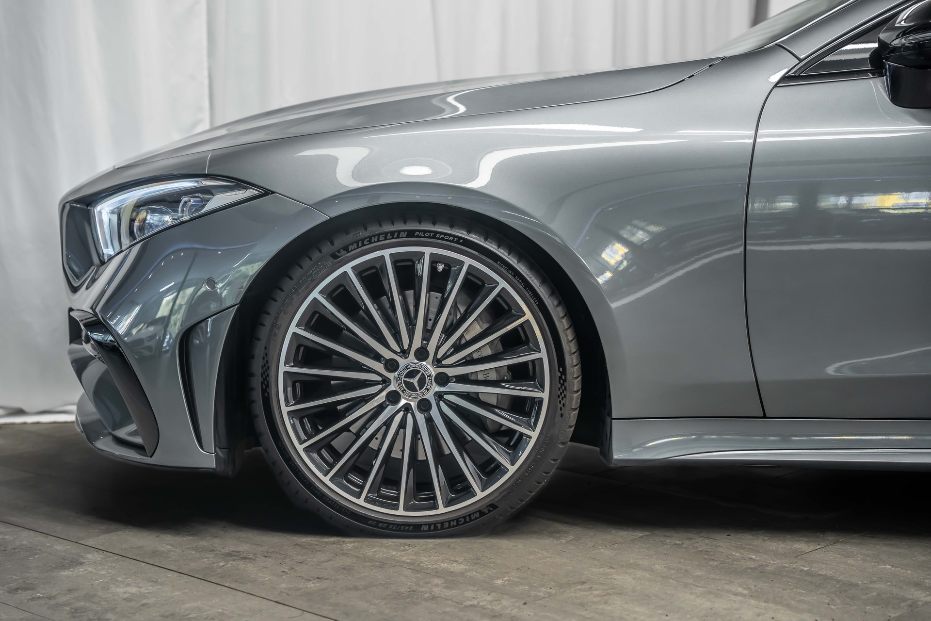 MERCEDES-BENZ CLS 450 4Matic AMG Line 9G-Tronic *Facelift*Panorama*Head-Up*Sitzkühlung*360°*-image-4