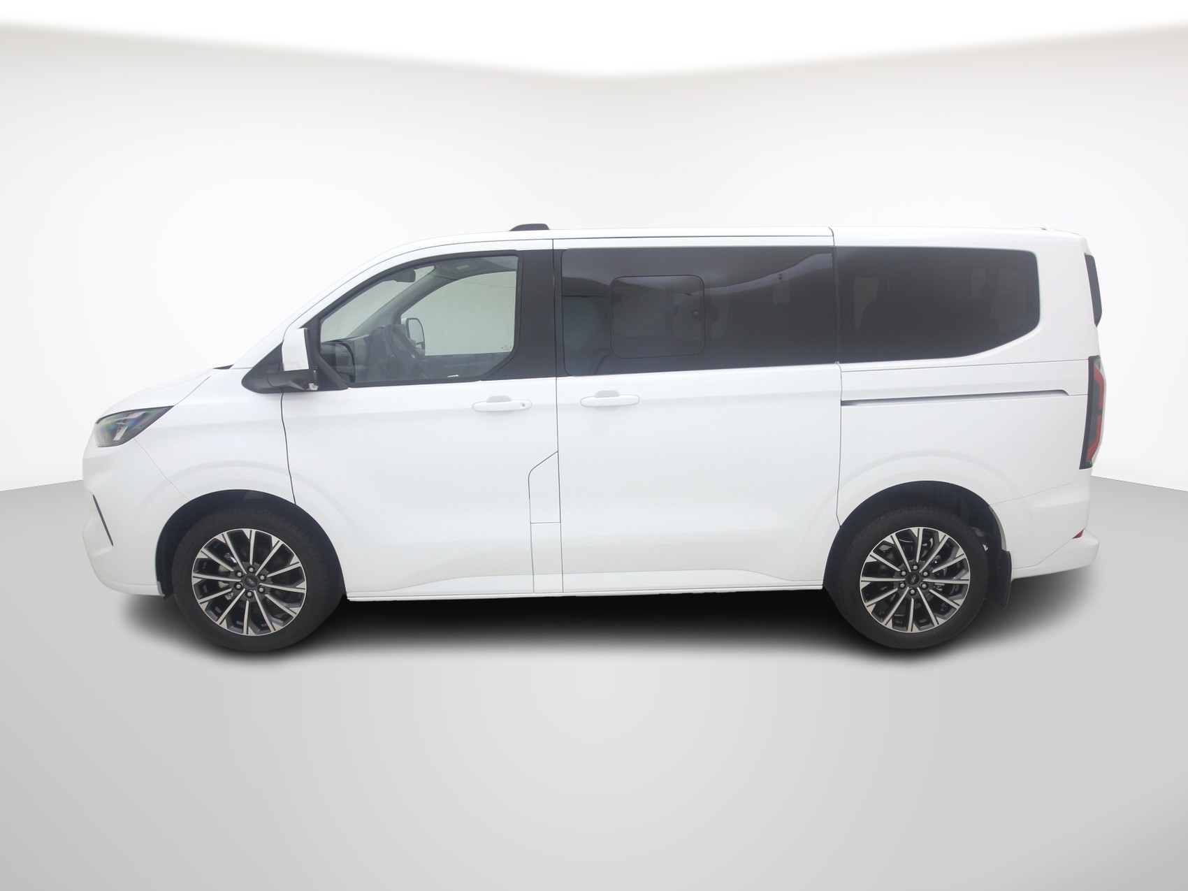 FORD Tourneo Custom 320 L1 2.0 TDCI 4x4 Titanium X-image-1