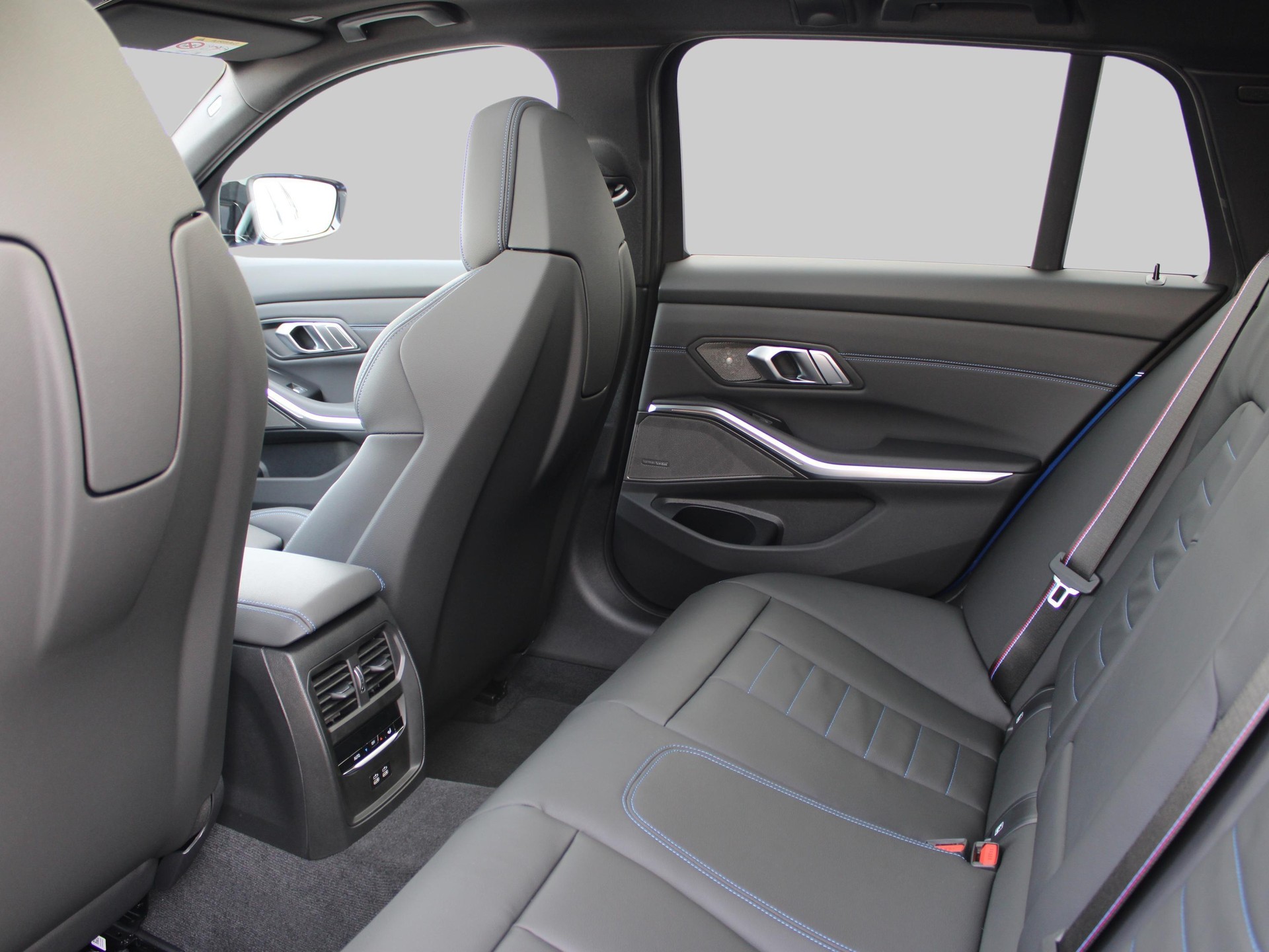 BMW M340d xDrive MSport Pro-image-15