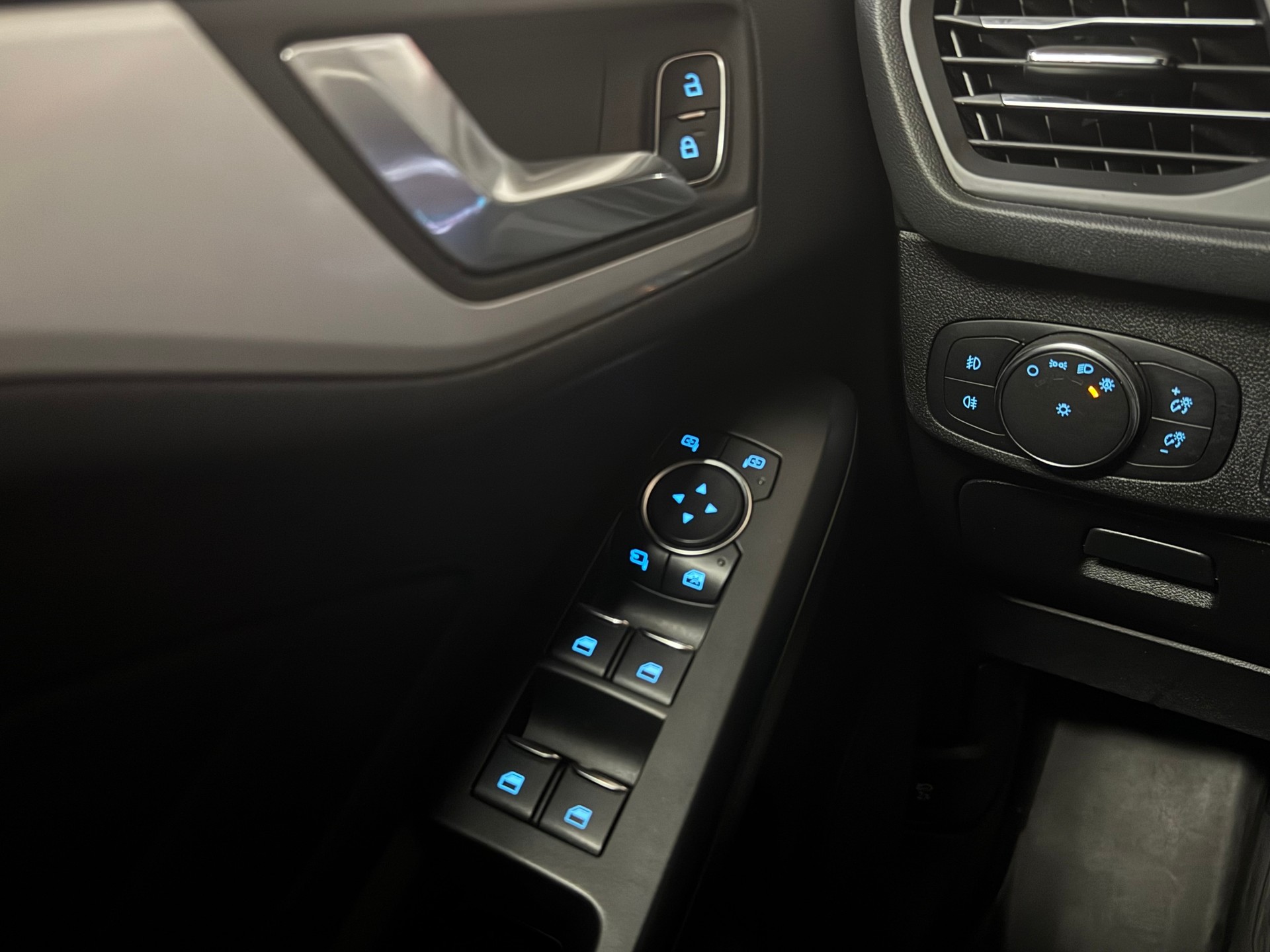 FORD Focus 1.0 SCTi Trend+-image-24