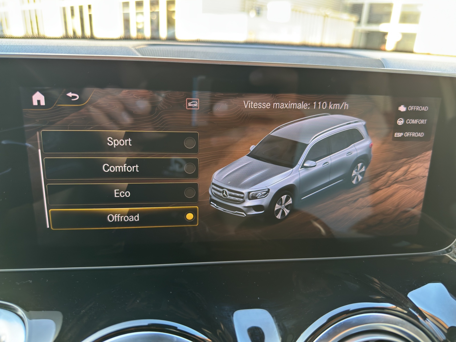 MERCEDES-BENZ GLB 250 4Matic AMG Line 8G-Tronic-image-12