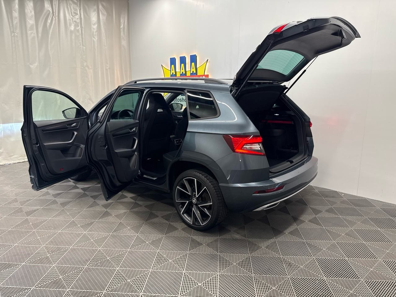SKODA Karoq 1.5 TSI ACT SportLine DSG-image-12