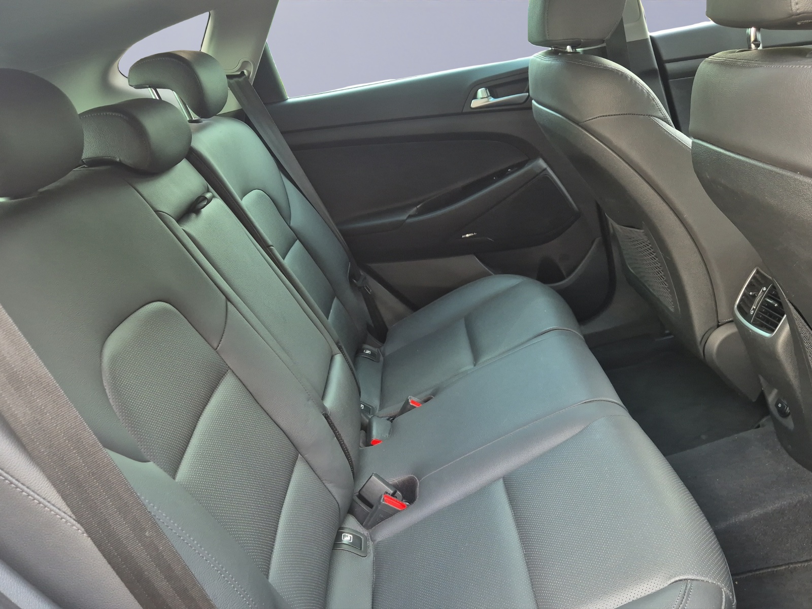 HYUNDAI Tucson 1.6 TGDI Executive 4WD DCT-image-13