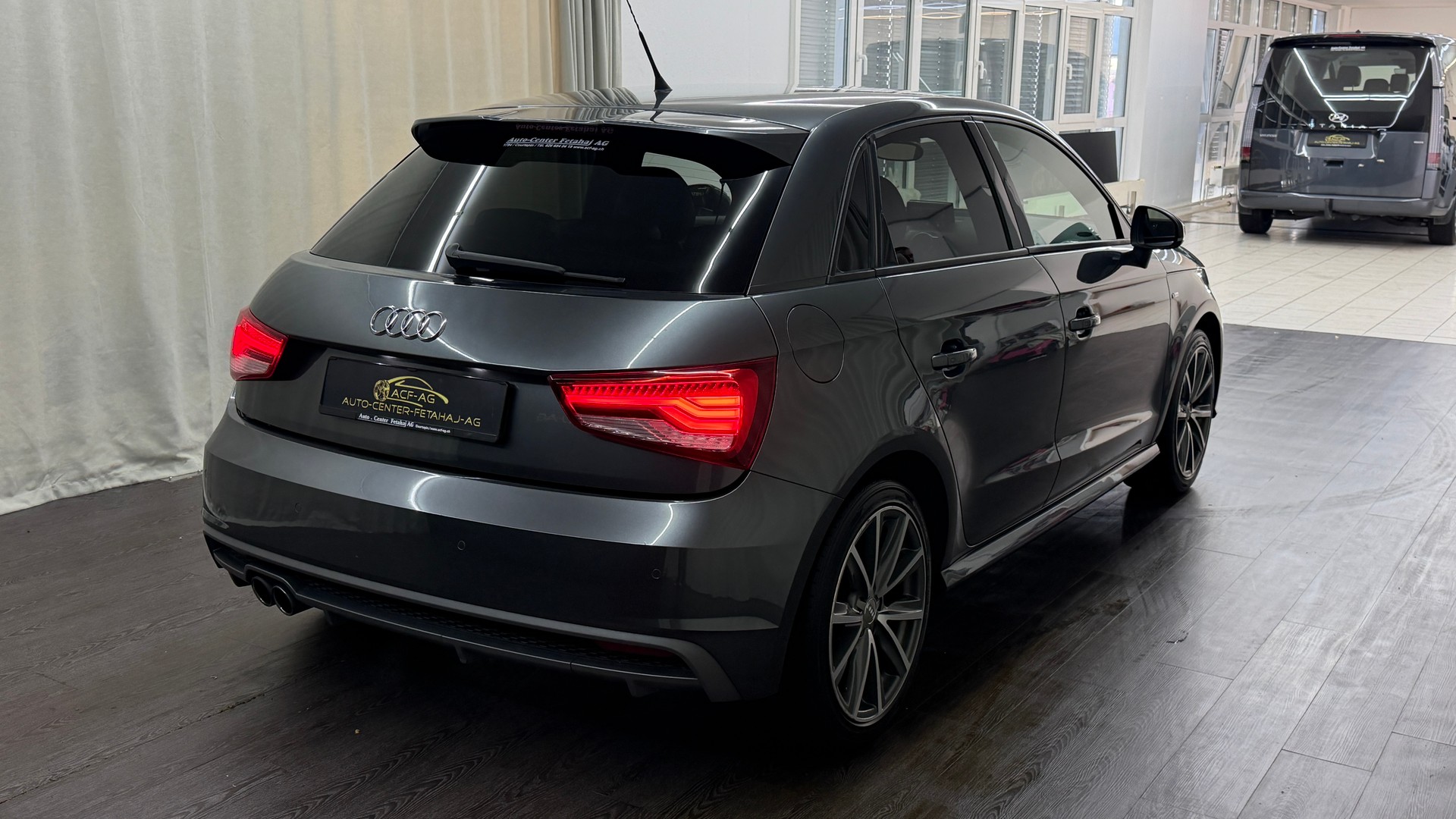AUDI A1 Sportback 1.4 TFSI Sport S-tronic-image-3
