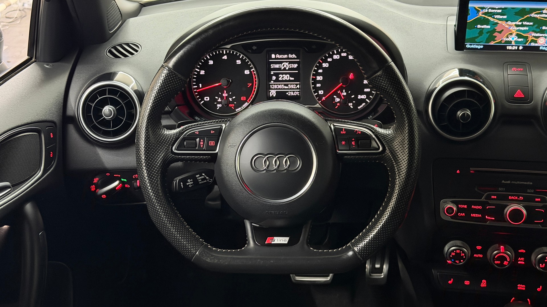 AUDI A1 Sportback 1.4 TFSI Sport S-tronic-image-8