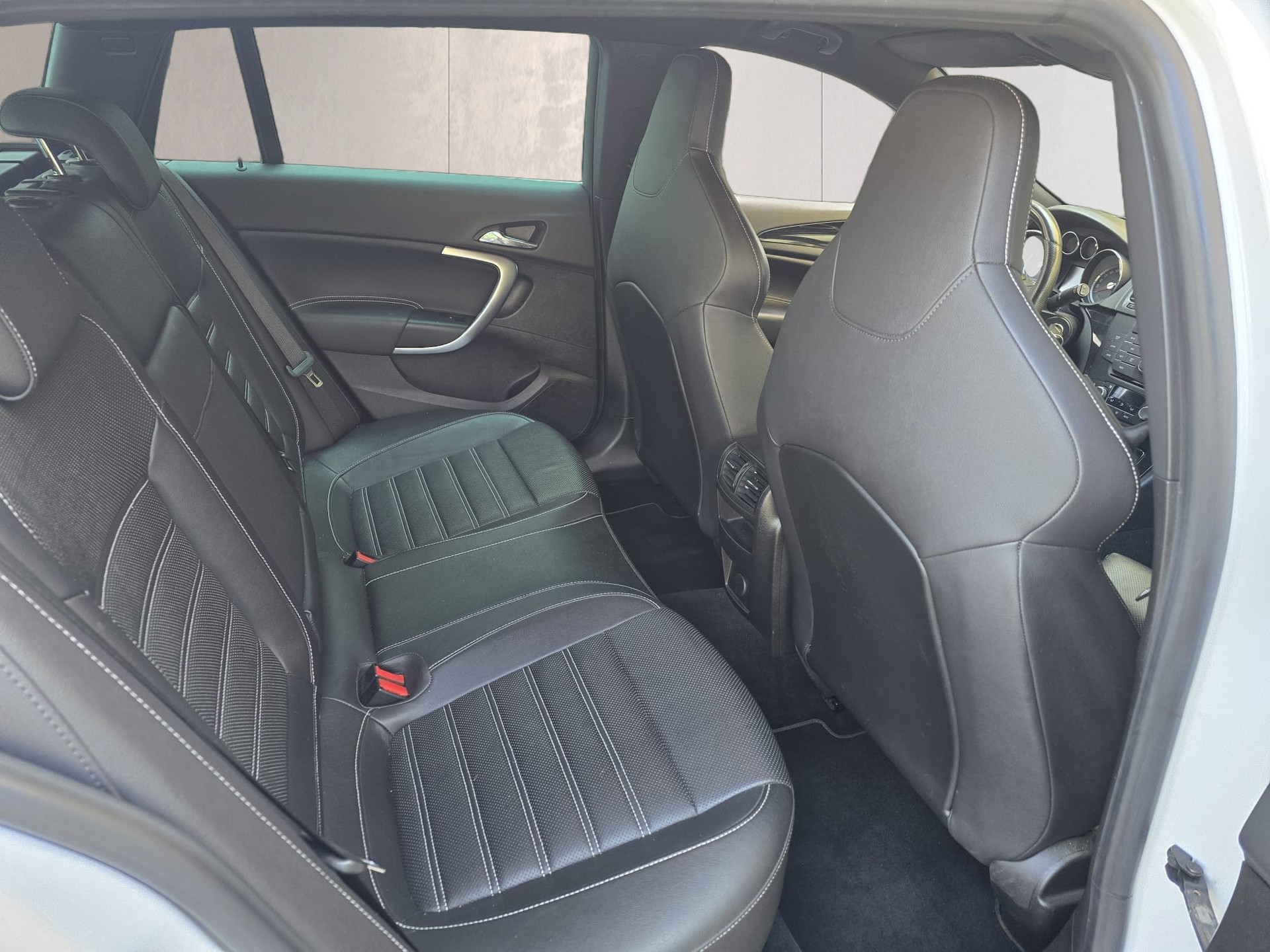 OPEL Insignia Sports Tourer 2.8 Turbo OPC 4WD-image-18