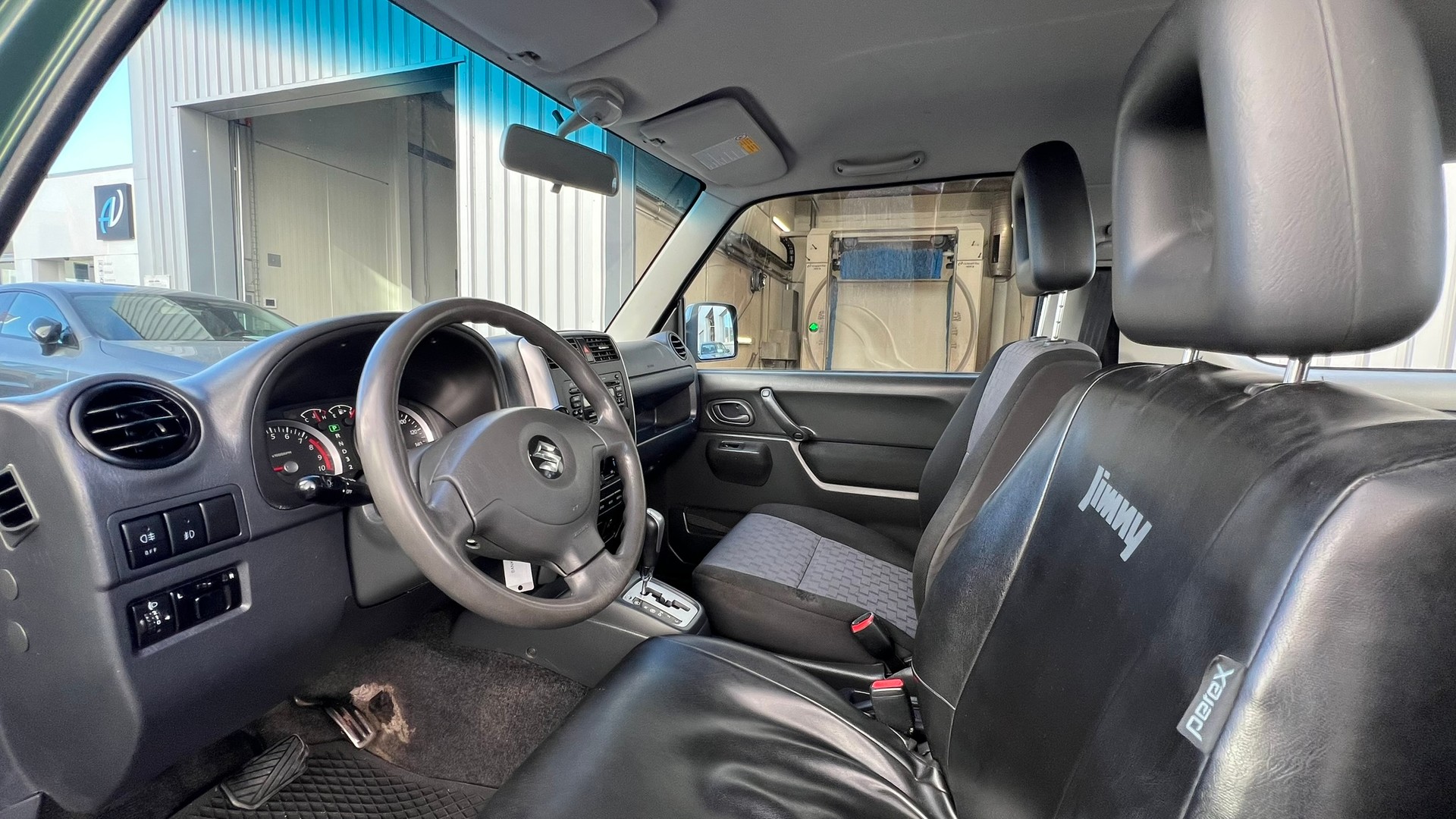 SUZUKI JIMNY 1.3 16V GL TOP AUTOMATIC l 86 PS-image-17