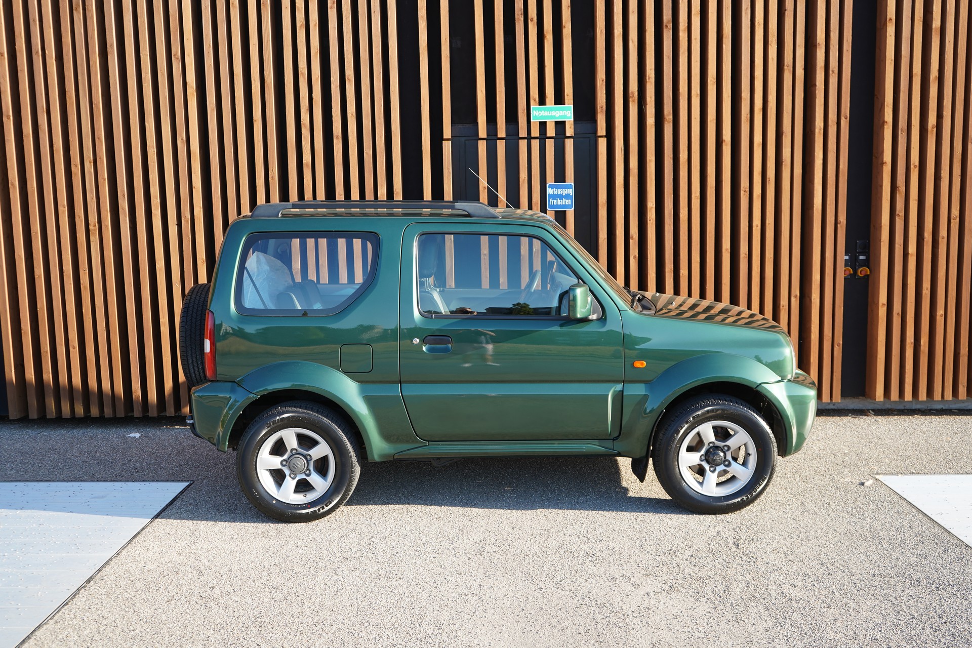 SUZUKI JIMNY 1.3 16V GL TOP AUTOMATIC l 86 PS-image-4