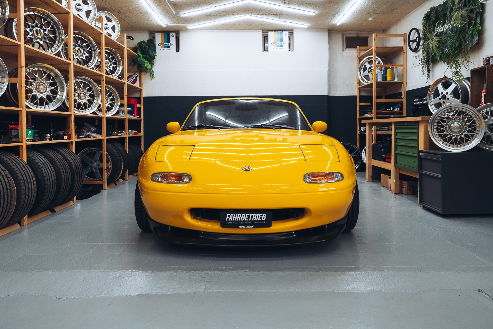 MAZDA MX-5 1.6i-16-image-3