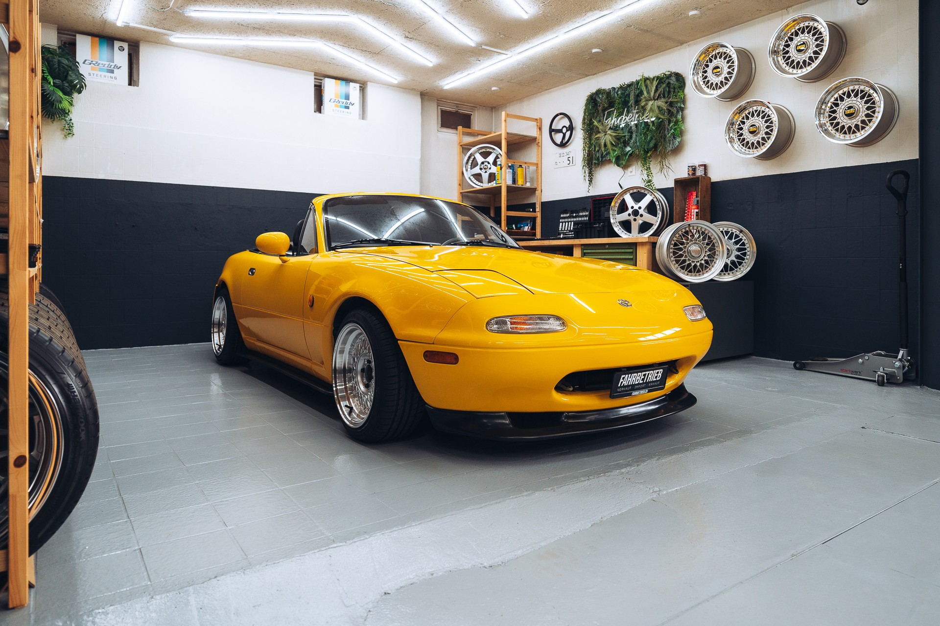 MAZDA MX-5 1.6i-16-image-4