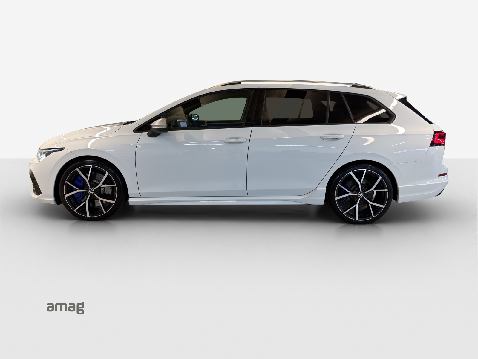 VW Golf Variant 2.0 TSI R DSG 4Motion-image-1