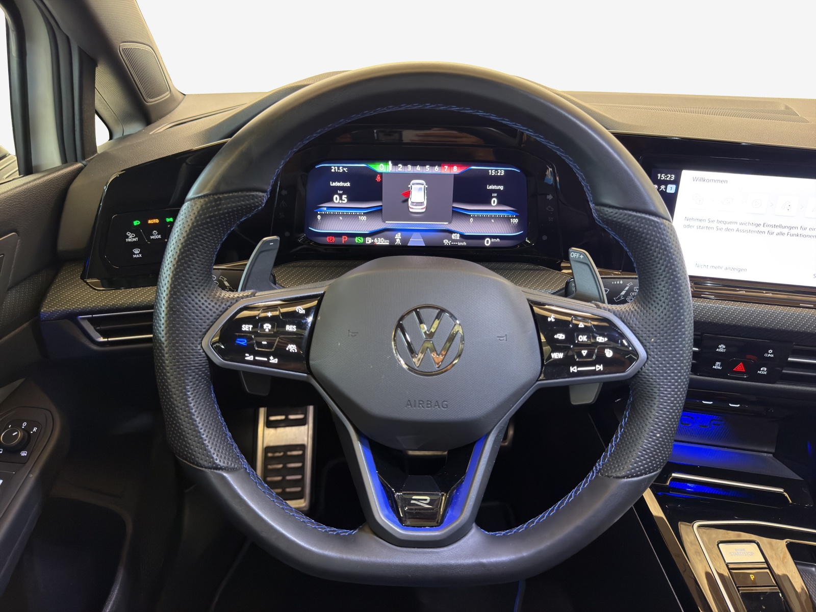 VW Golf Variant 2.0 TSI R DSG 4Motion-image-9