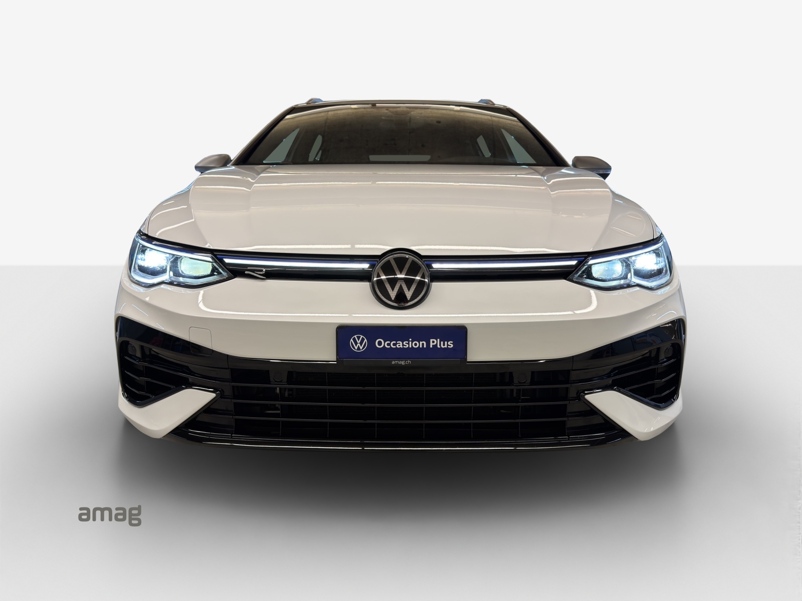 VW Golf Variant 2.0 TSI R DSG 4Motion-image-6