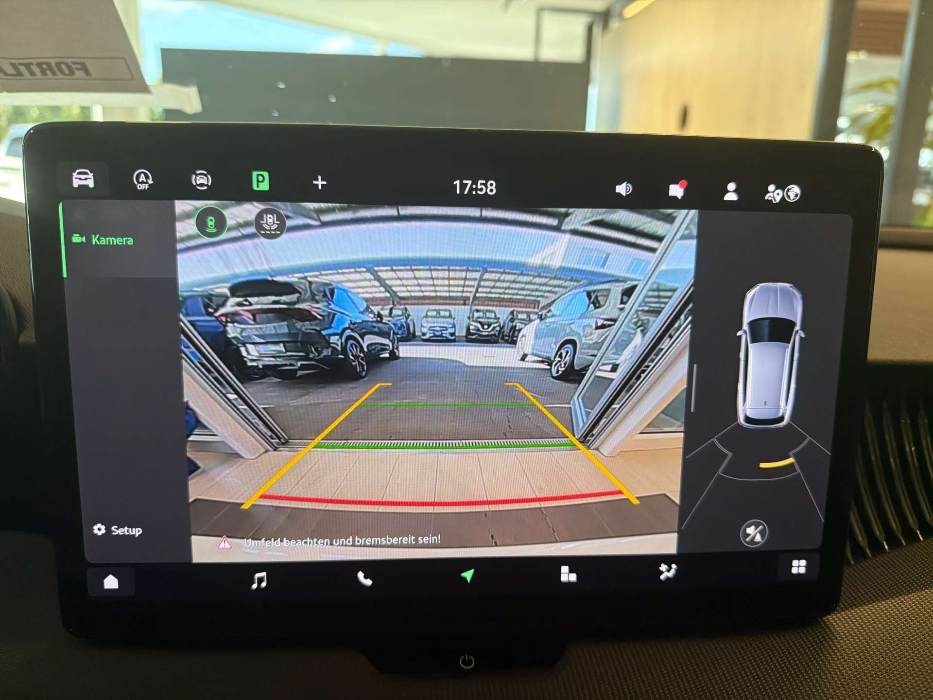 SKODA Superb Combi 1.5 eTSI mHEV Essence DSG-Automat-image-9