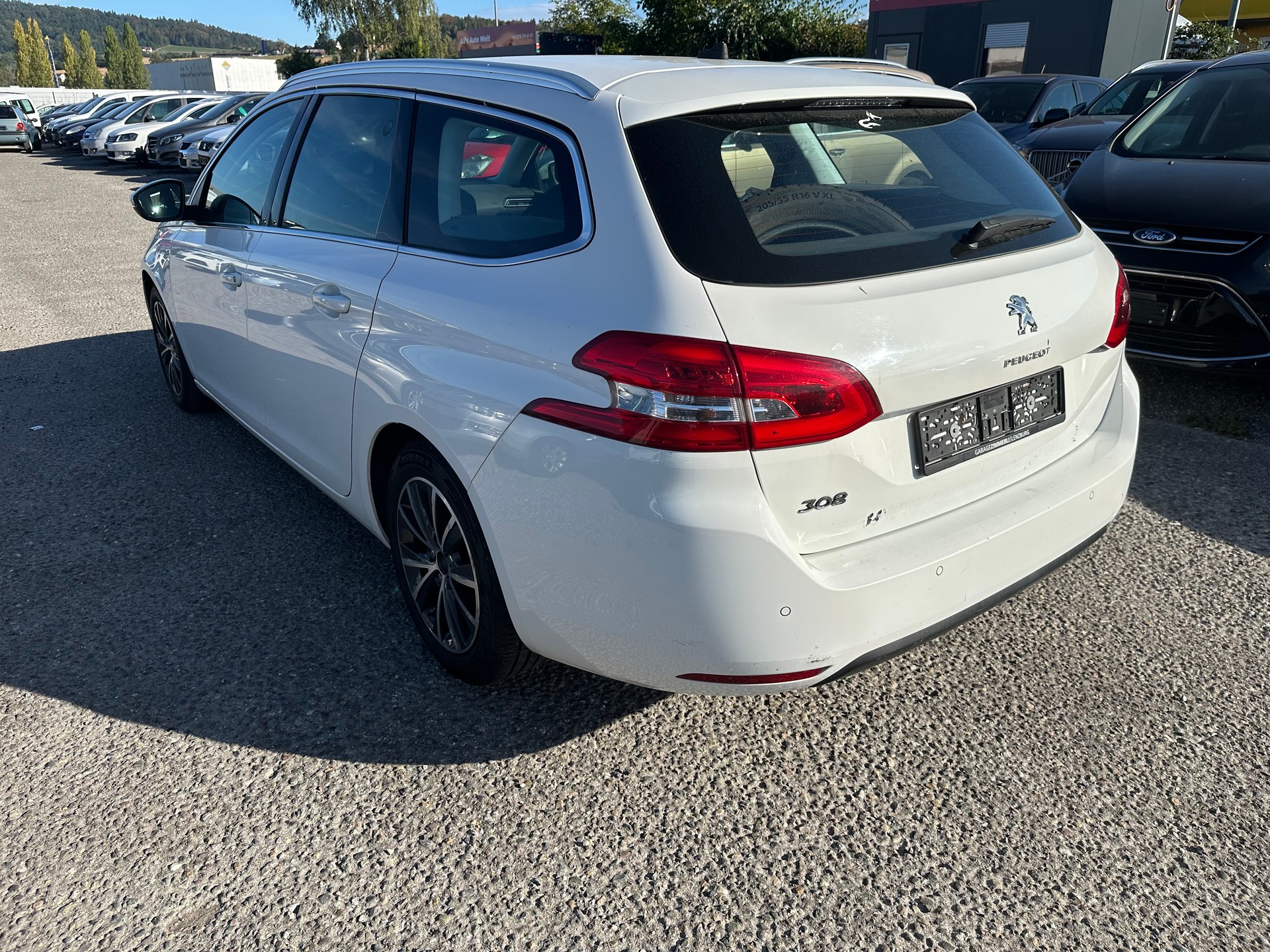 PEUGEOT 308 SW 1.2 THP Active-image-3