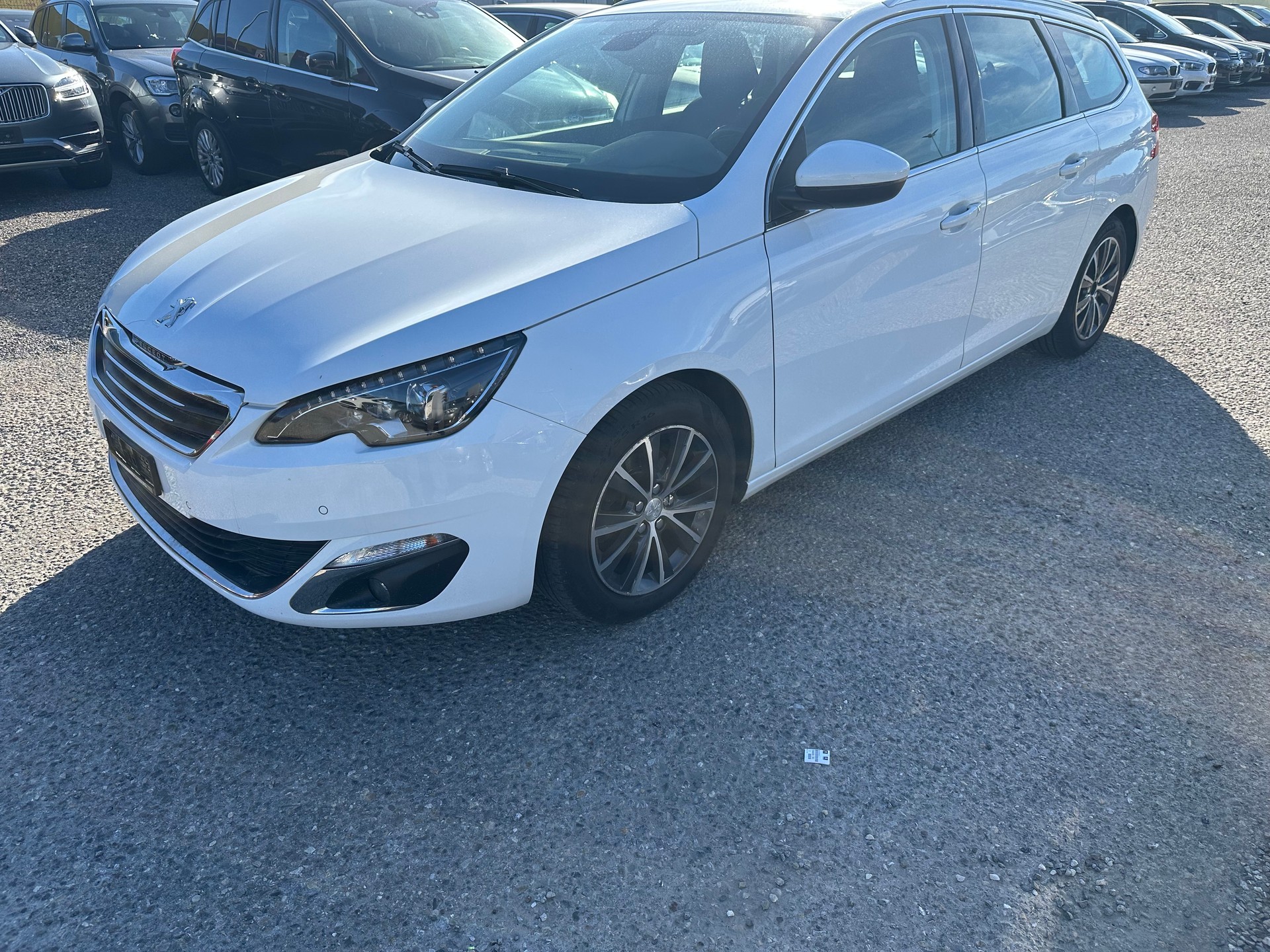 PEUGEOT 308 SW 1.2 THP Active-image-0