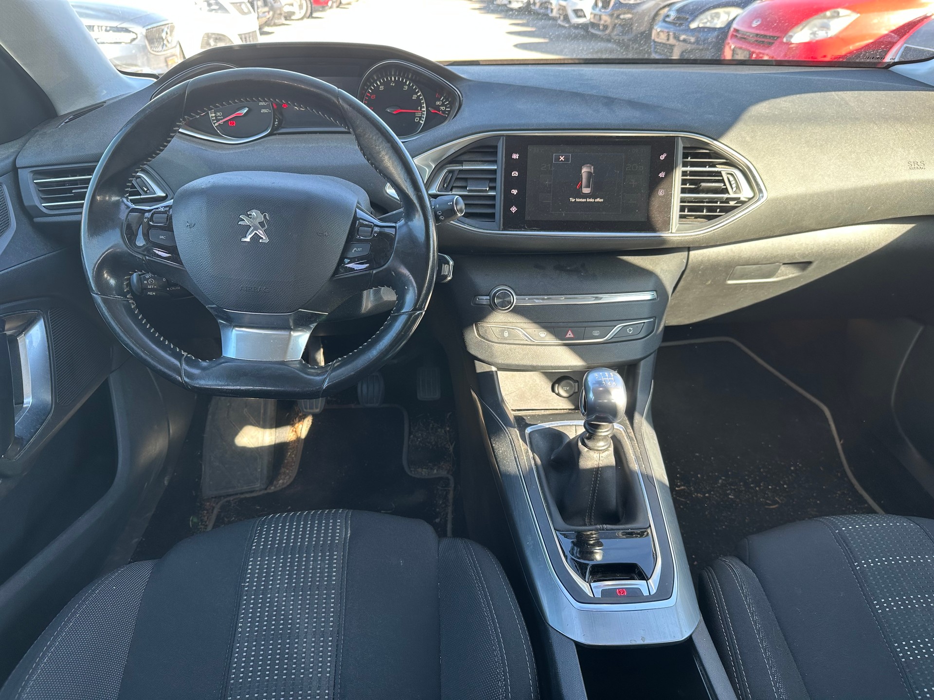 PEUGEOT 308 SW 1.2 THP Active-image-9