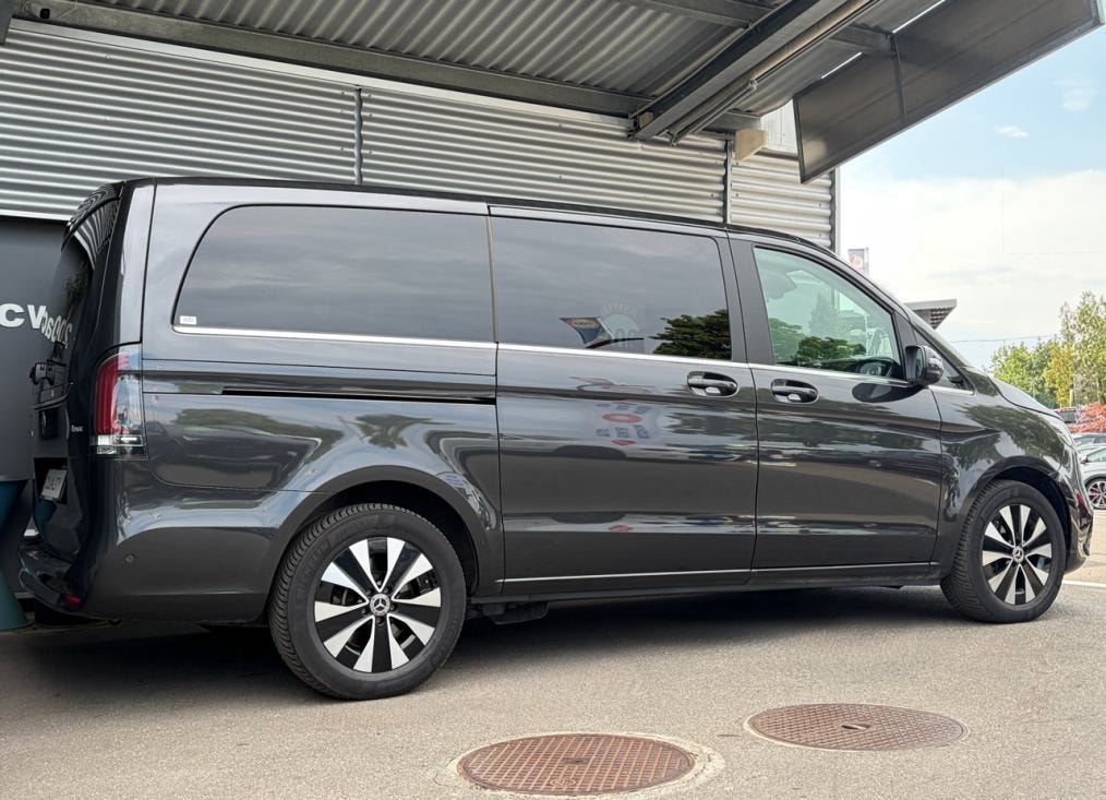 MERCEDES-BENZ V 250 d lang 4Matic Avantgarde-image-2