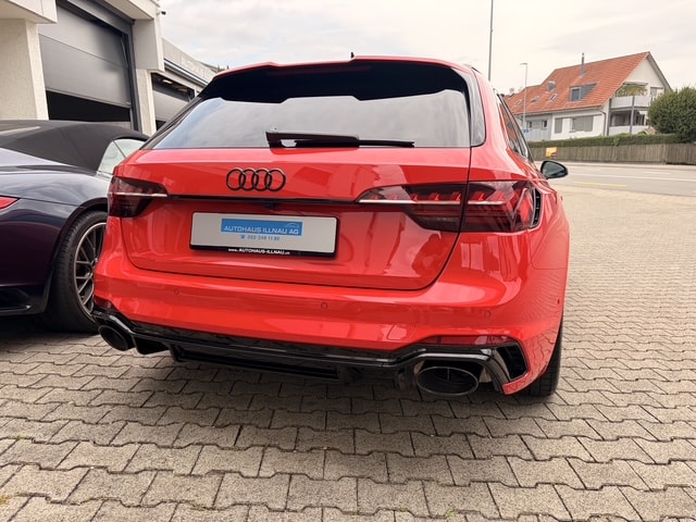 AUDI RS4 Avant quattro tiptronic-image-3
