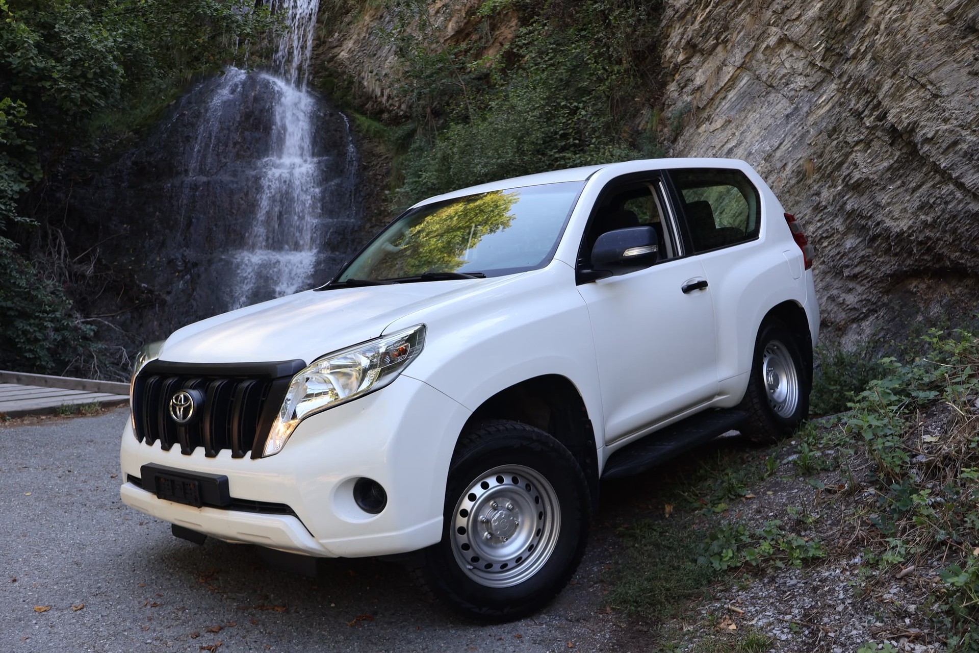 TOYOTA Land Cruiser 2.8TD Luna Automatic-showroom-element-2