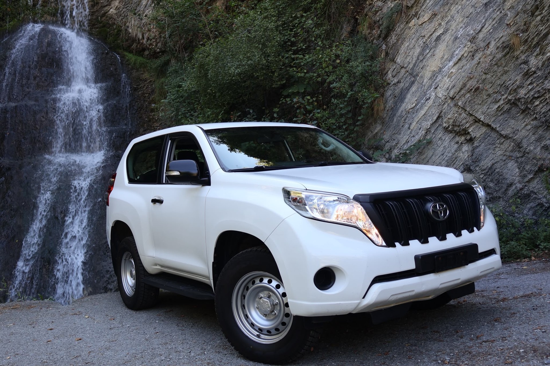 TOYOTA Land Cruiser 2.8TD Luna Automatic-showroom-element-1