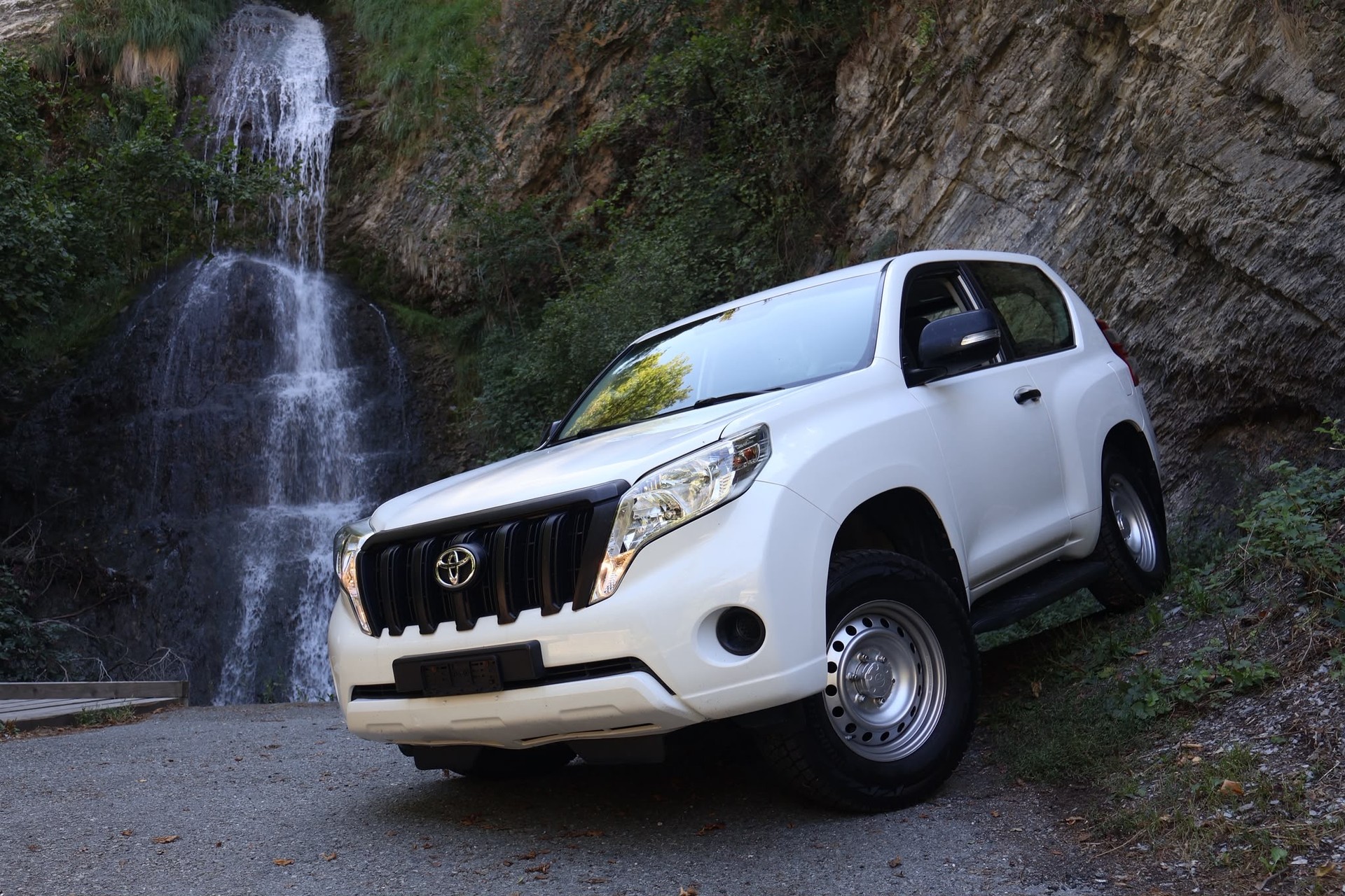 TOYOTA Land Cruiser 2.8TD Luna Automatic
