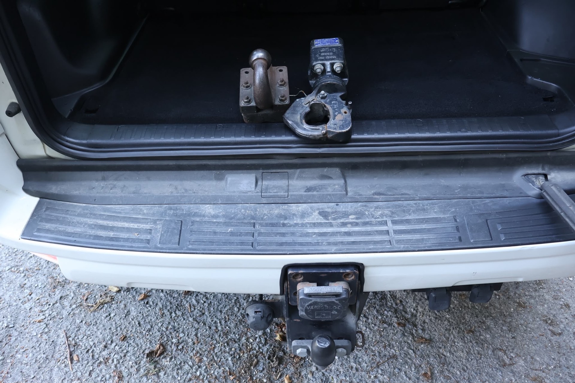 TOYOTA Land Cruiser 2.8TD Luna Automatic-image-13