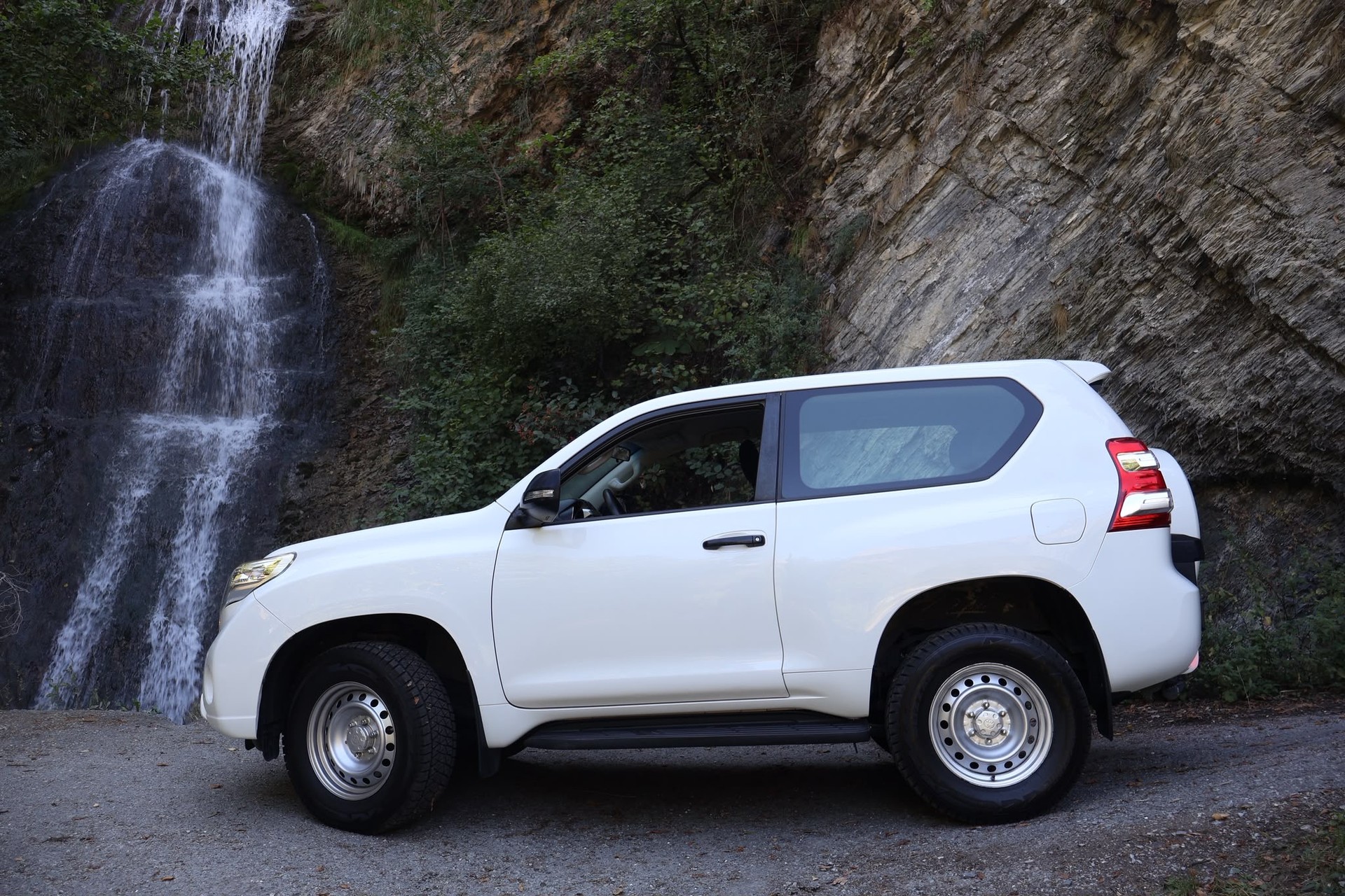 TOYOTA Land Cruiser 2.8TD Luna Automatic-image-6